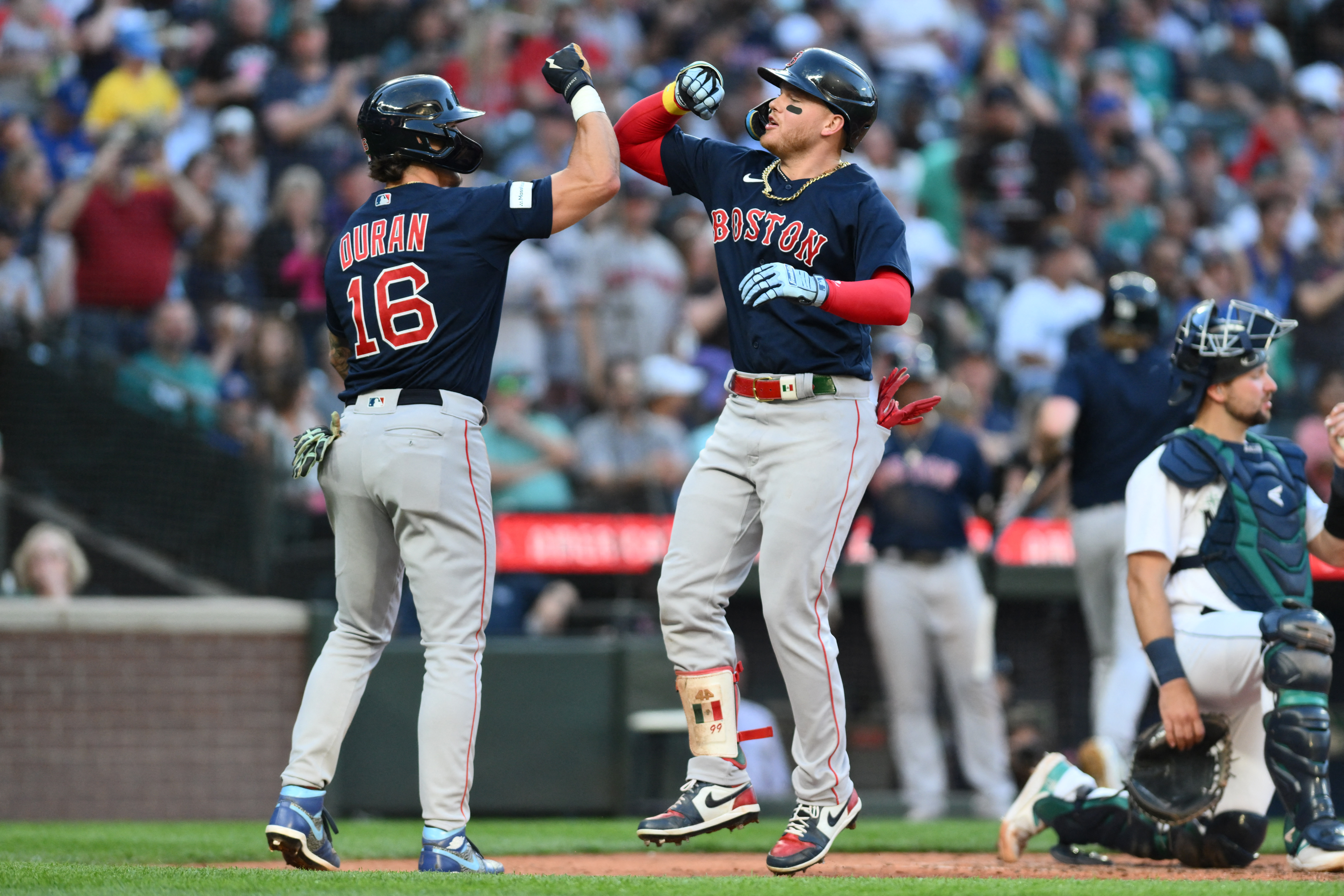 Duran shakes off rough start, helps Red Sox beat Mariners