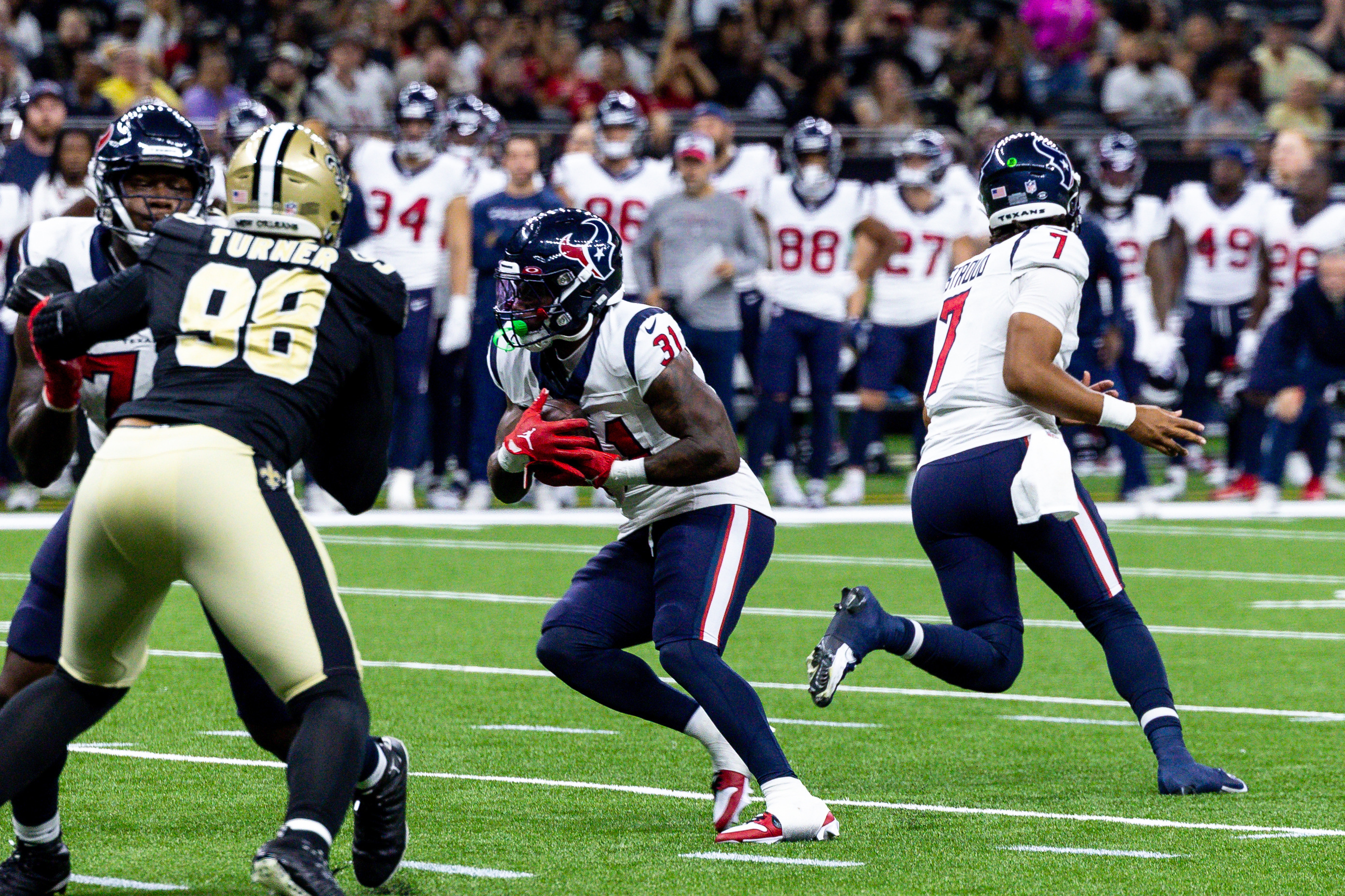 Late interception gets Texans past Saints, 17-13