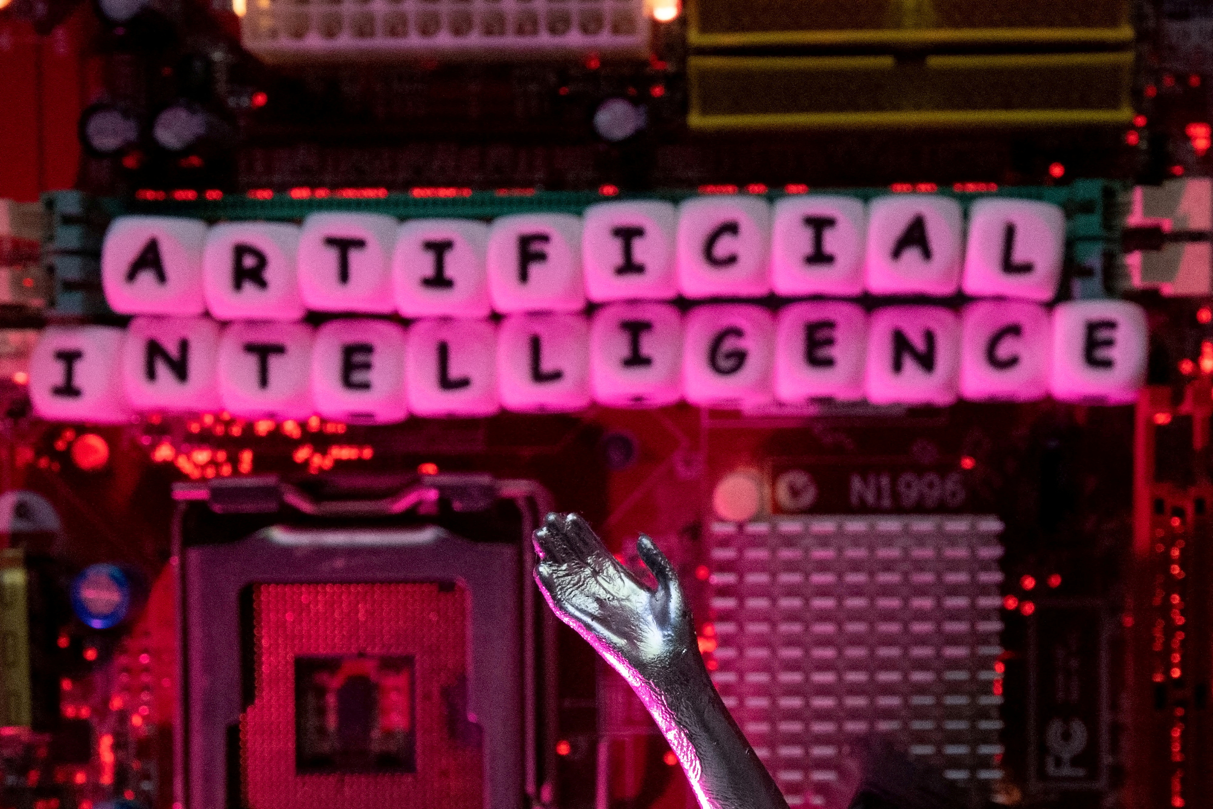 Mira Murati's new AI startup poaches 20 OpenAI researchers | Reuters