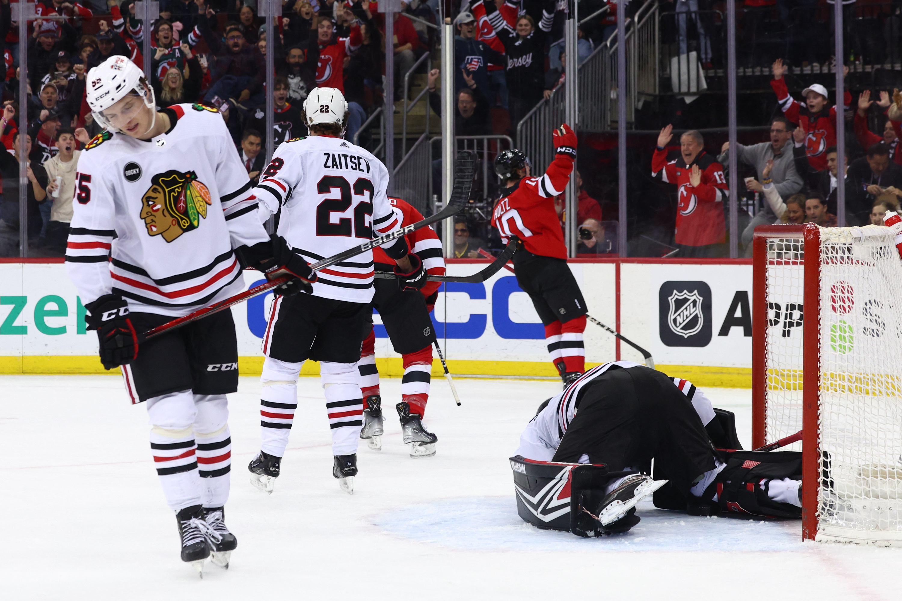 Streaking Devils Continue Blackhawks' Misery With 4-2 Win | Reuters