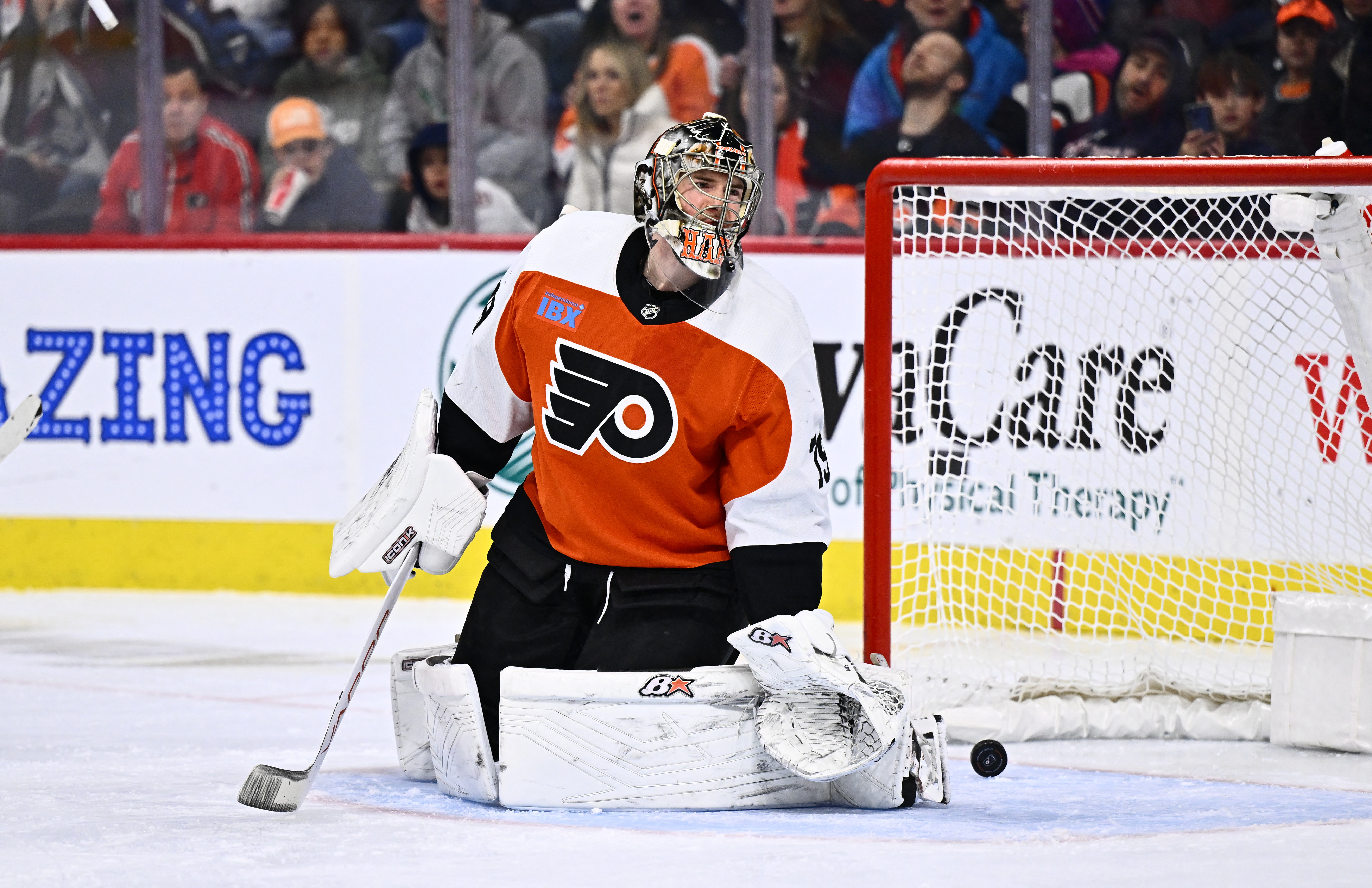 Logan O'Connor gets hat trick, Avalanche overpower Flyers