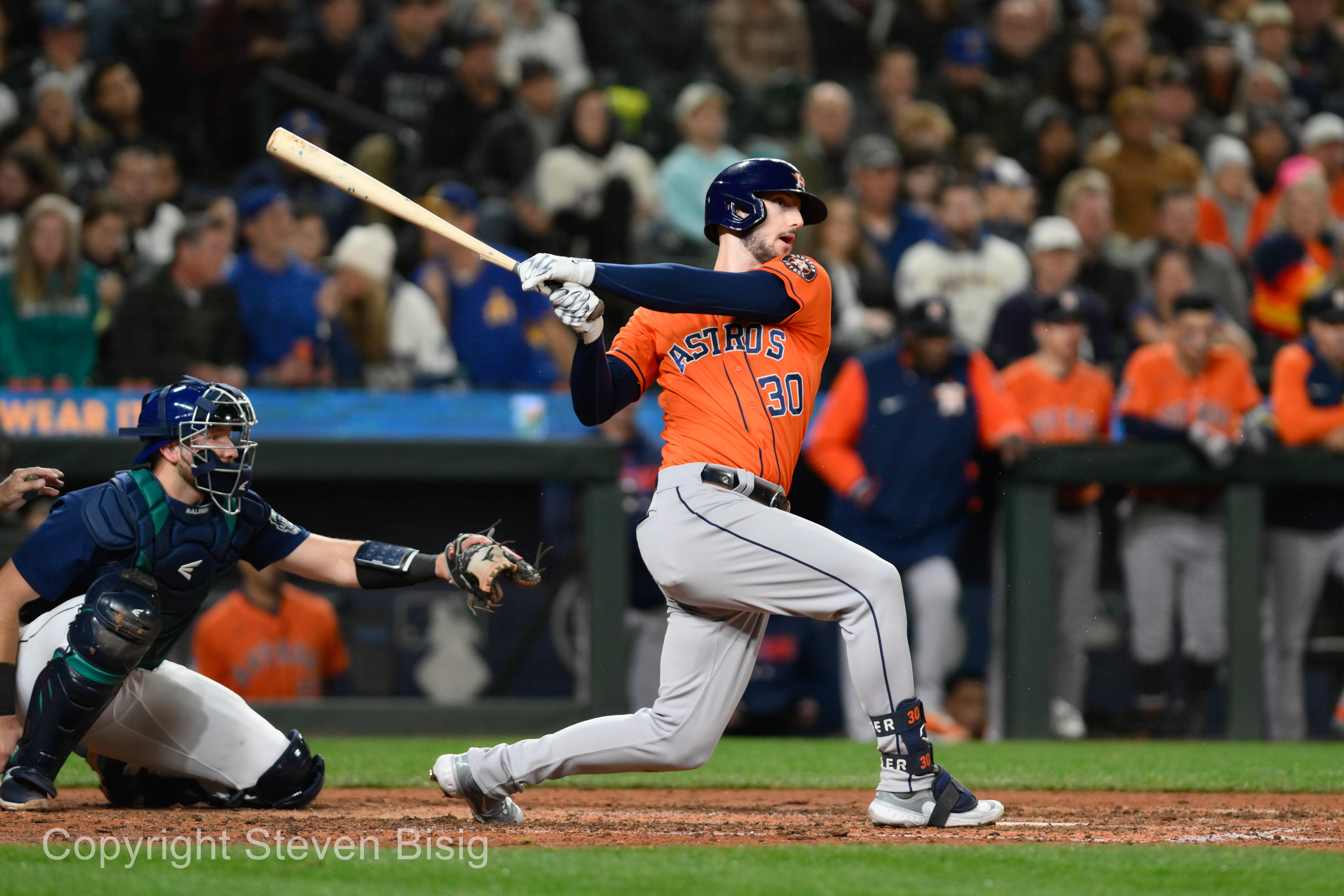 Astros belt 3 homers in key win over Mariners