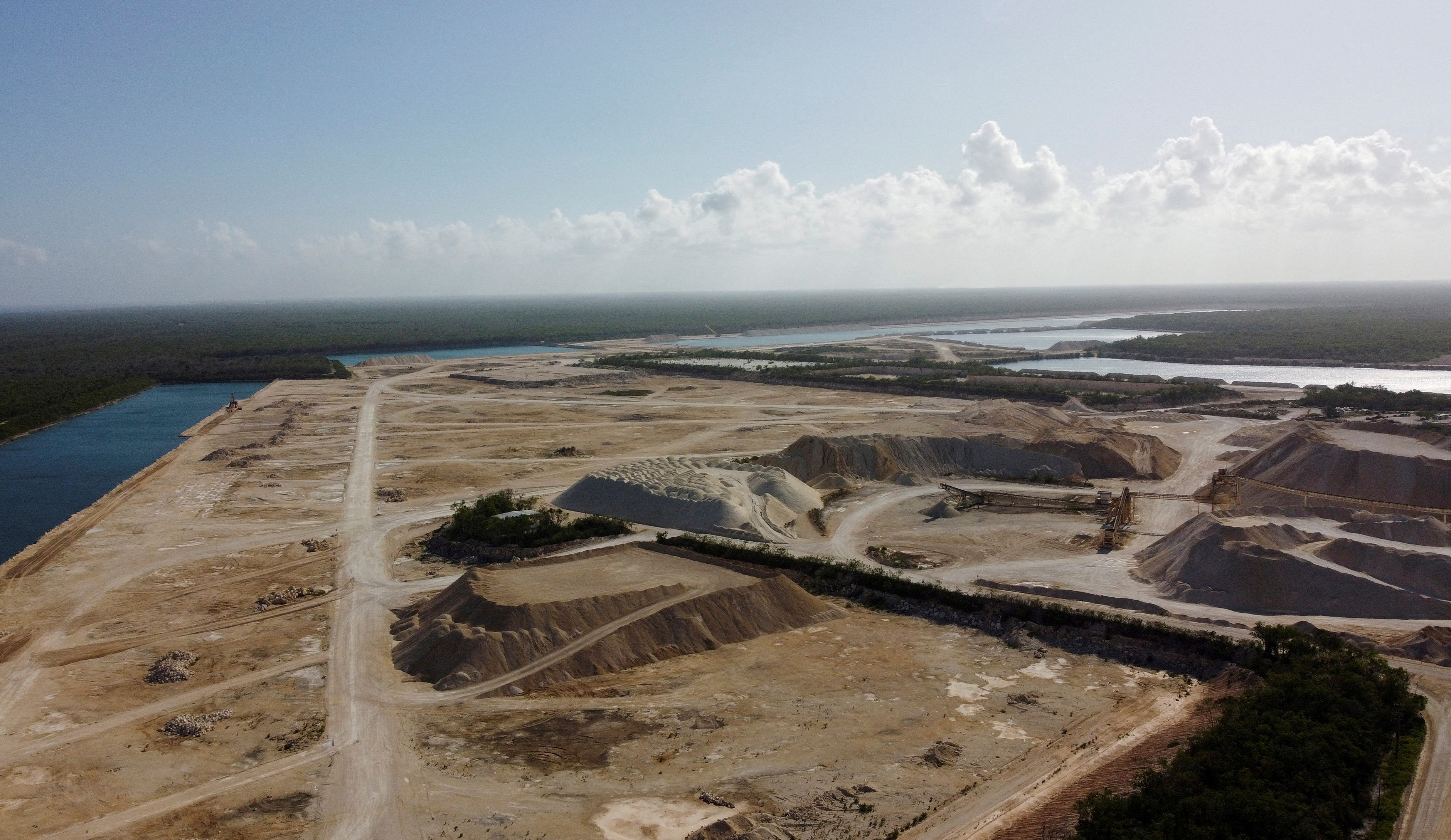 Vulcan mining unit shut down by Mexican authorities, in Playa del Carmen