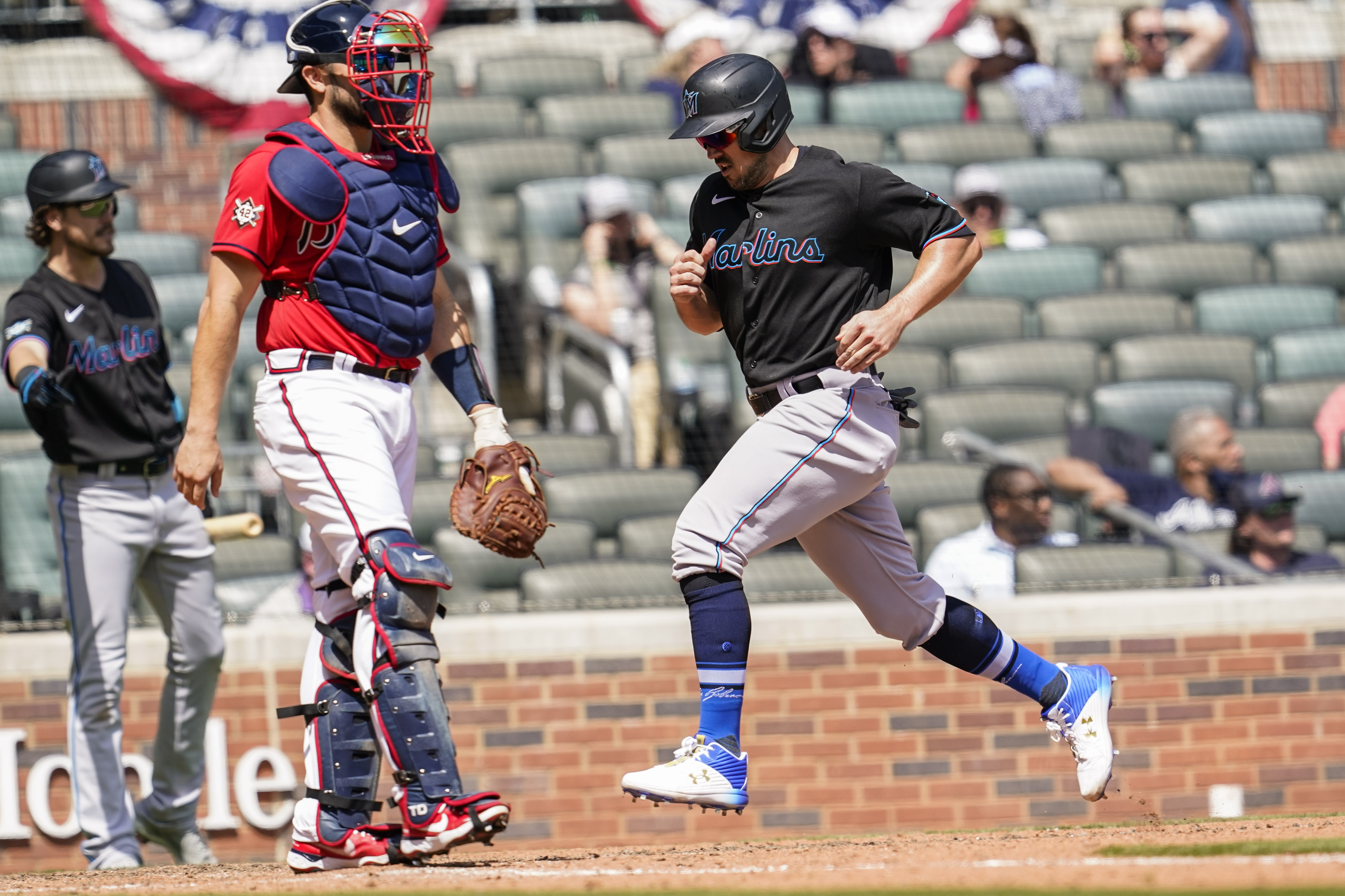 MLB roundup: Braves beat Marlins to end skid | Reuters