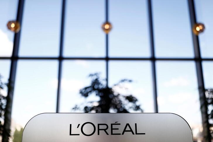 U.S. lawsuit claims L'Oreal makes up products to appear being from