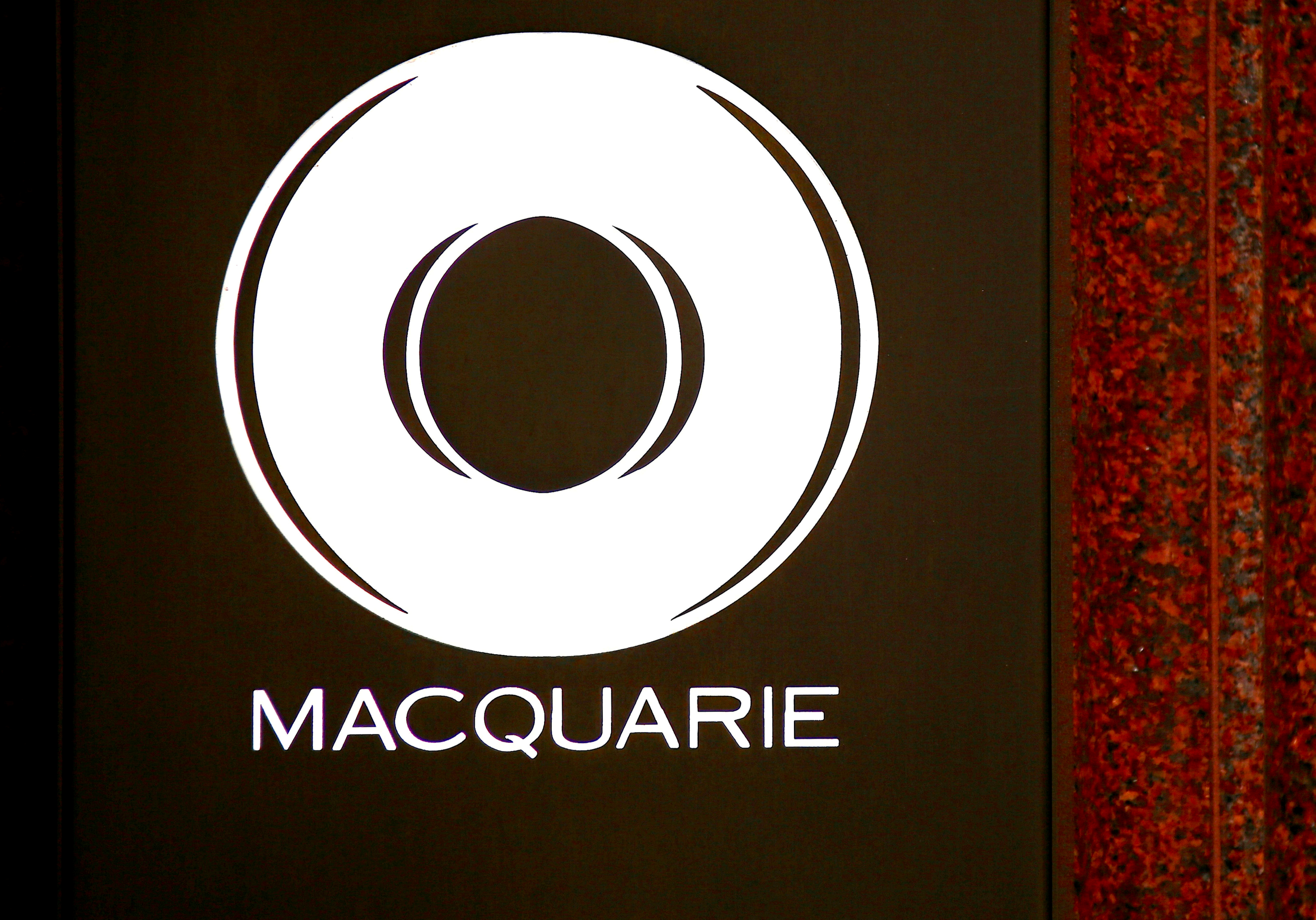 Macquarie sees more commodities unit after profit | Reuters