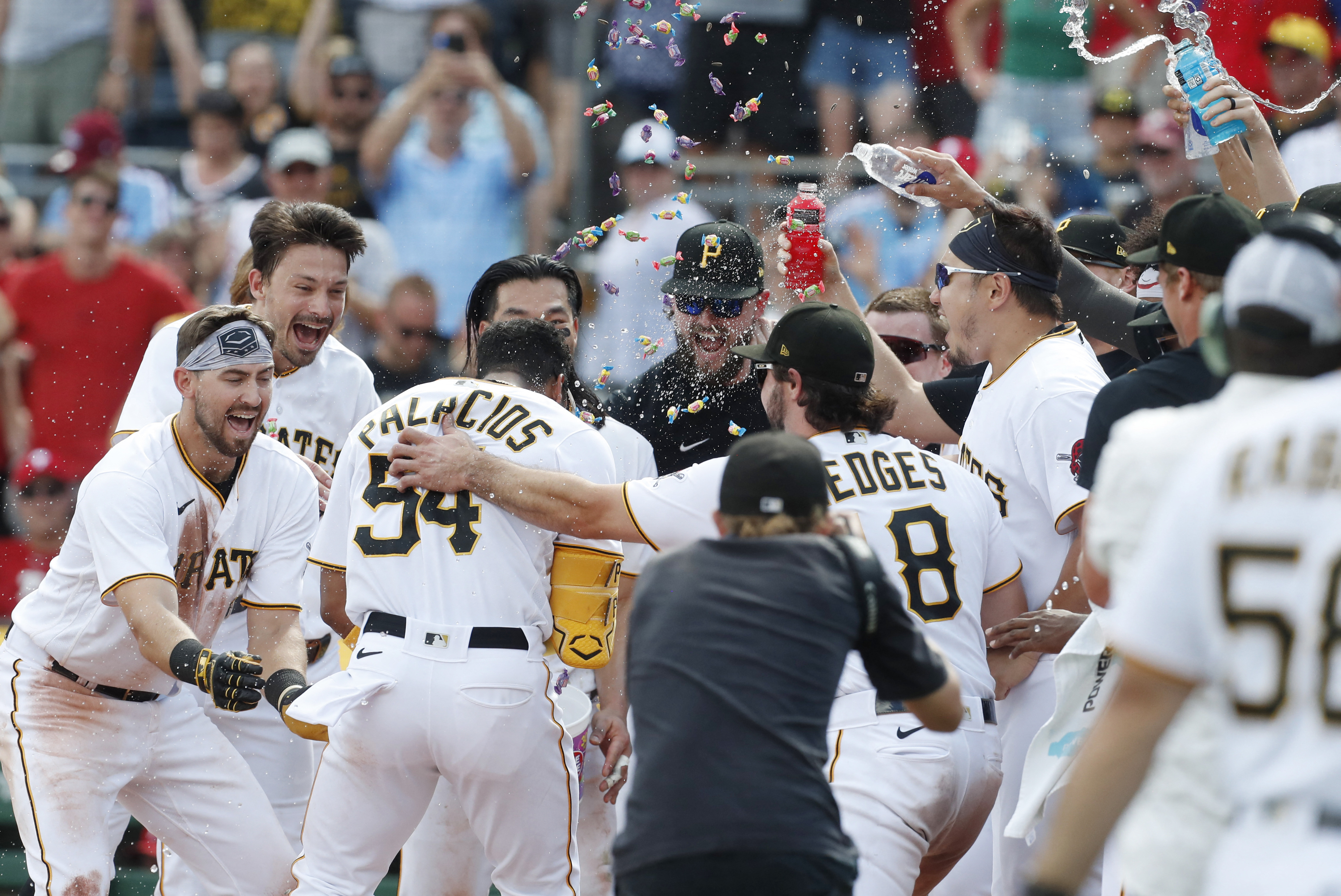 Chicago White Sox pinch hitter Carlos Pérez (36) celebrates his two-RBI  double against the Oakland Athletics during the eighth inning of a baseball  game, Saturday, July 1, 2023, in Oakland, Calif. (AP