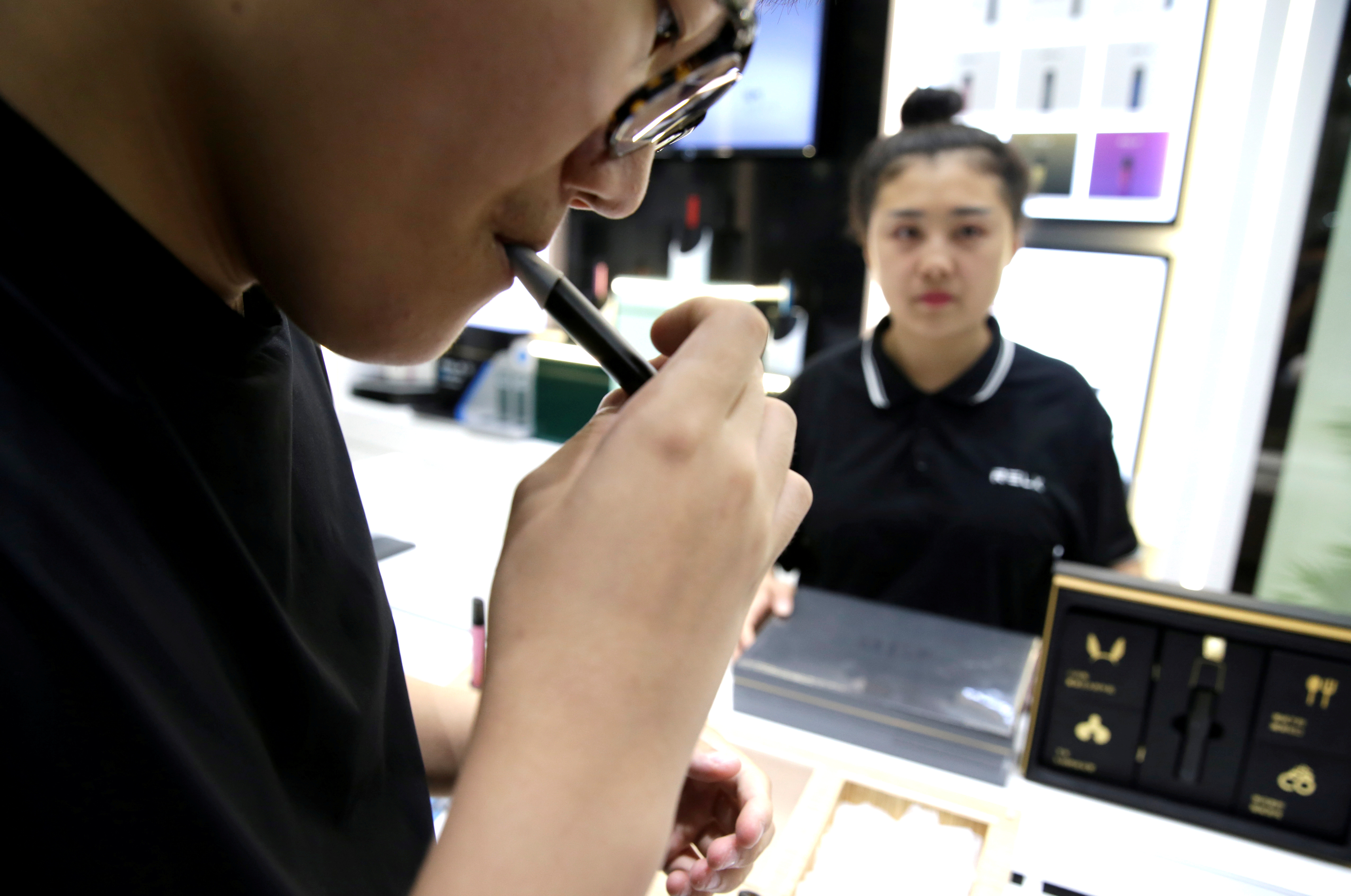 China mulls bringing e cigarette regulation in line with