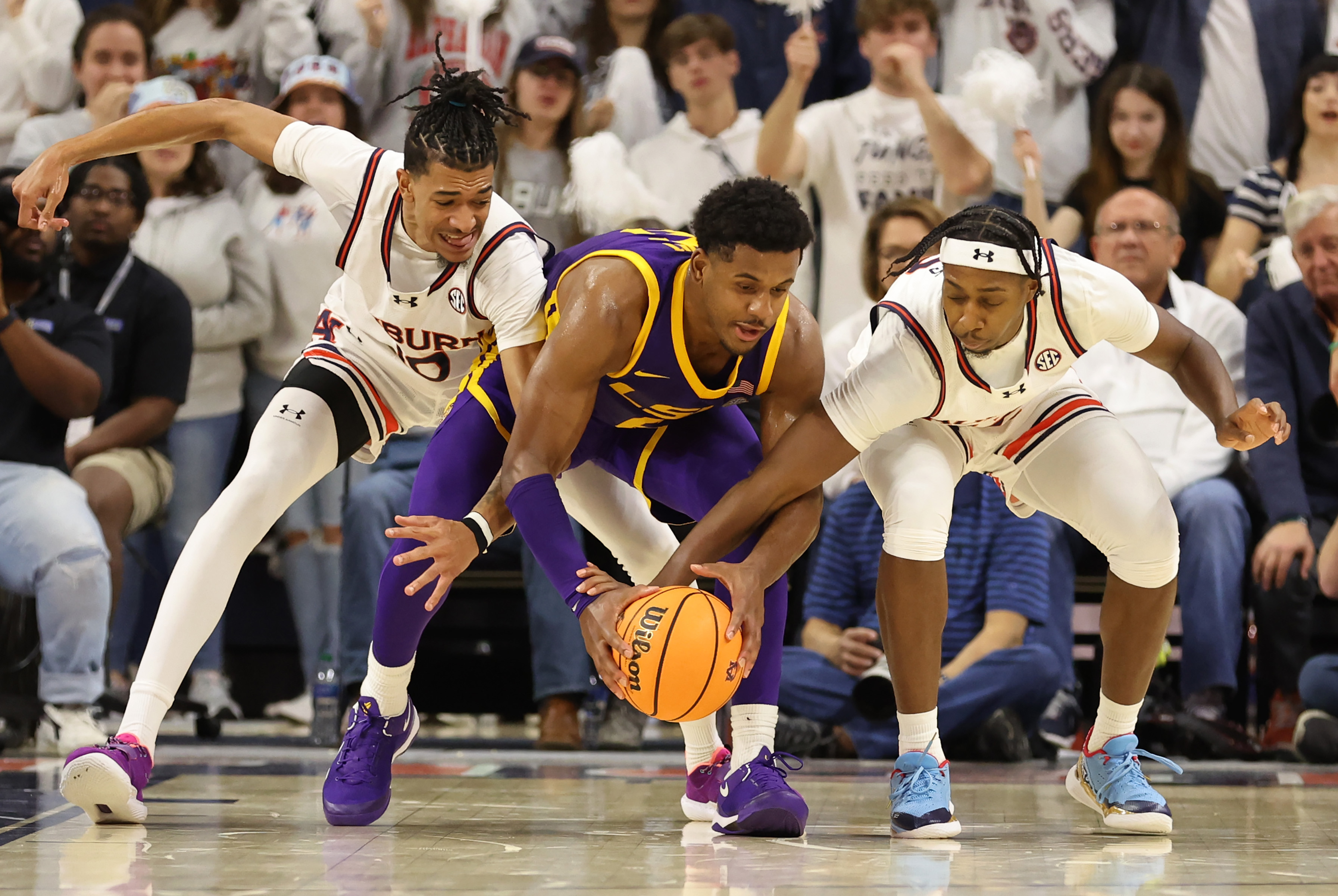 No. 16 Auburn defeats LSU for ninth straight win Reuters