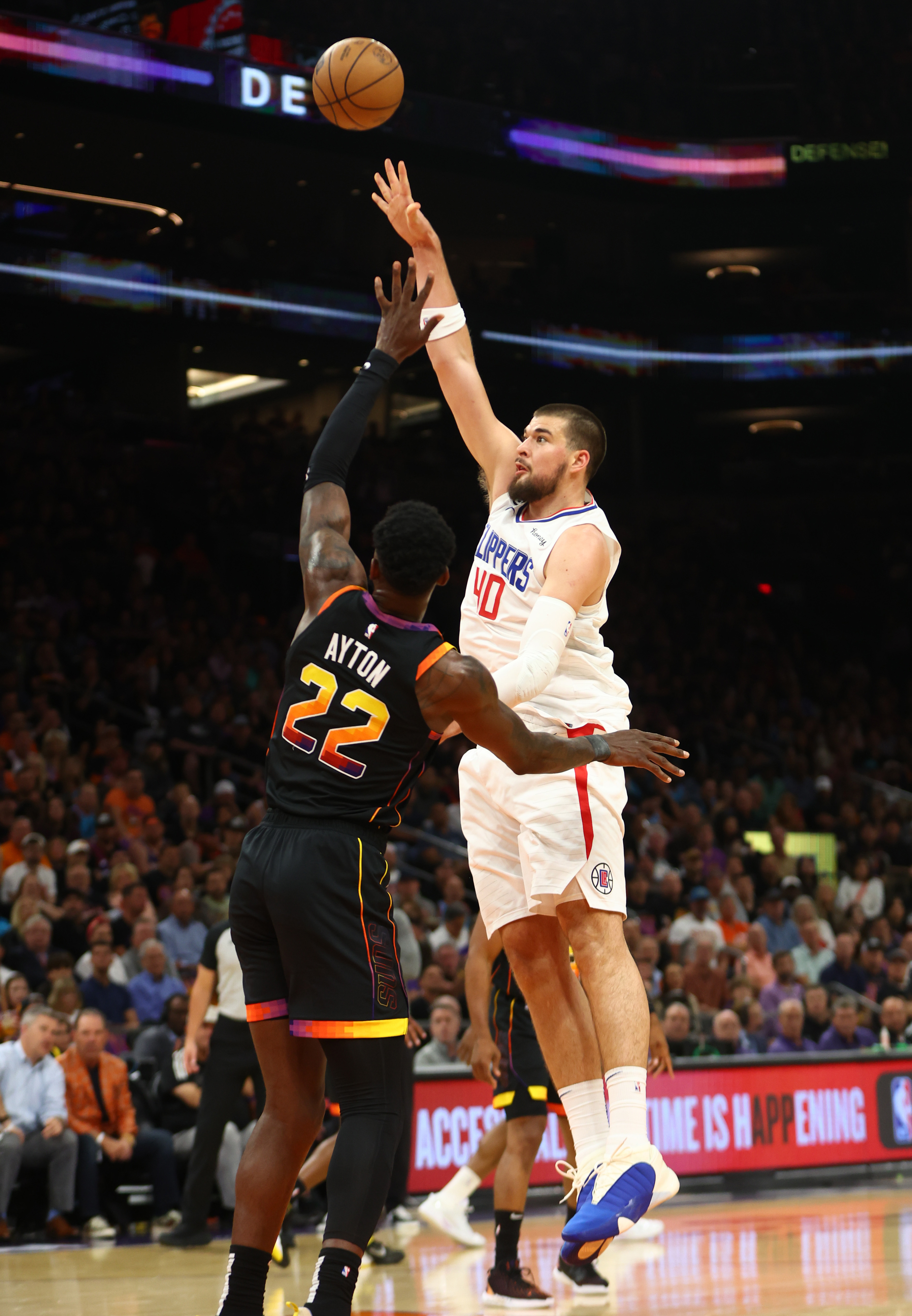 Booker scores 38 points, Suns beat Clippers to even series