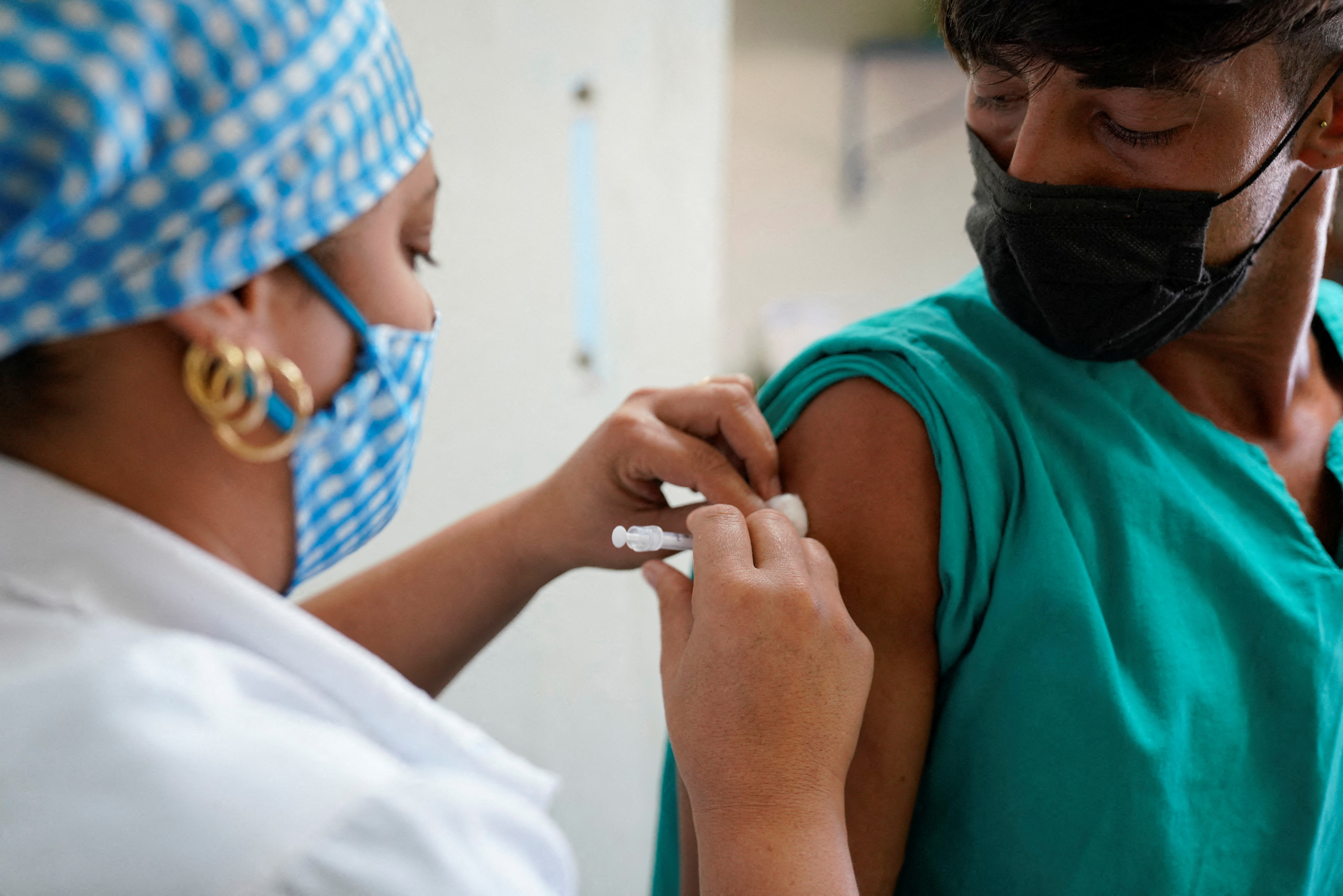 Cuba soars to near top of world vaccination charts