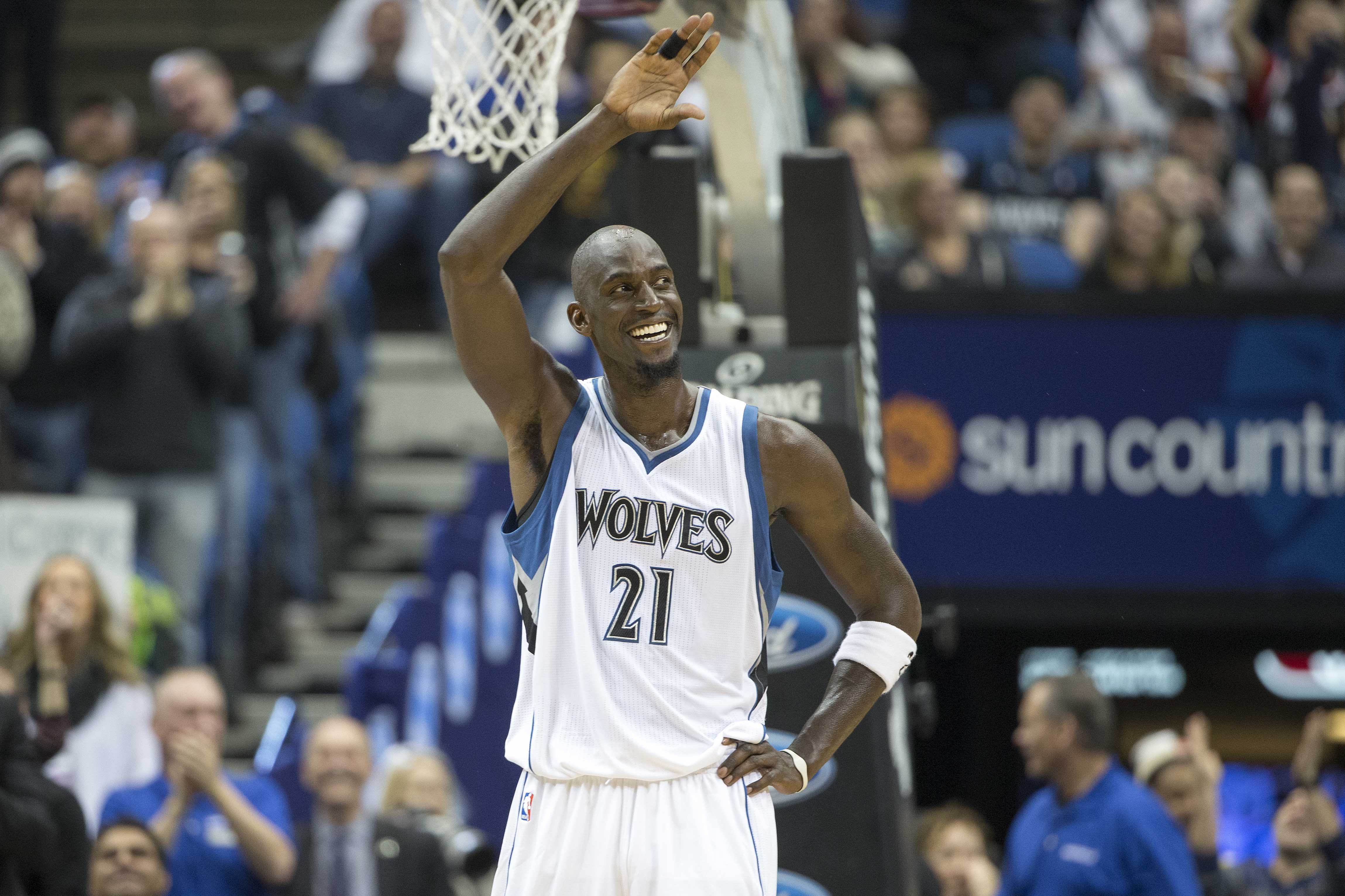 Timberwolves to retire Kevin Garnett's number next season | Reuters