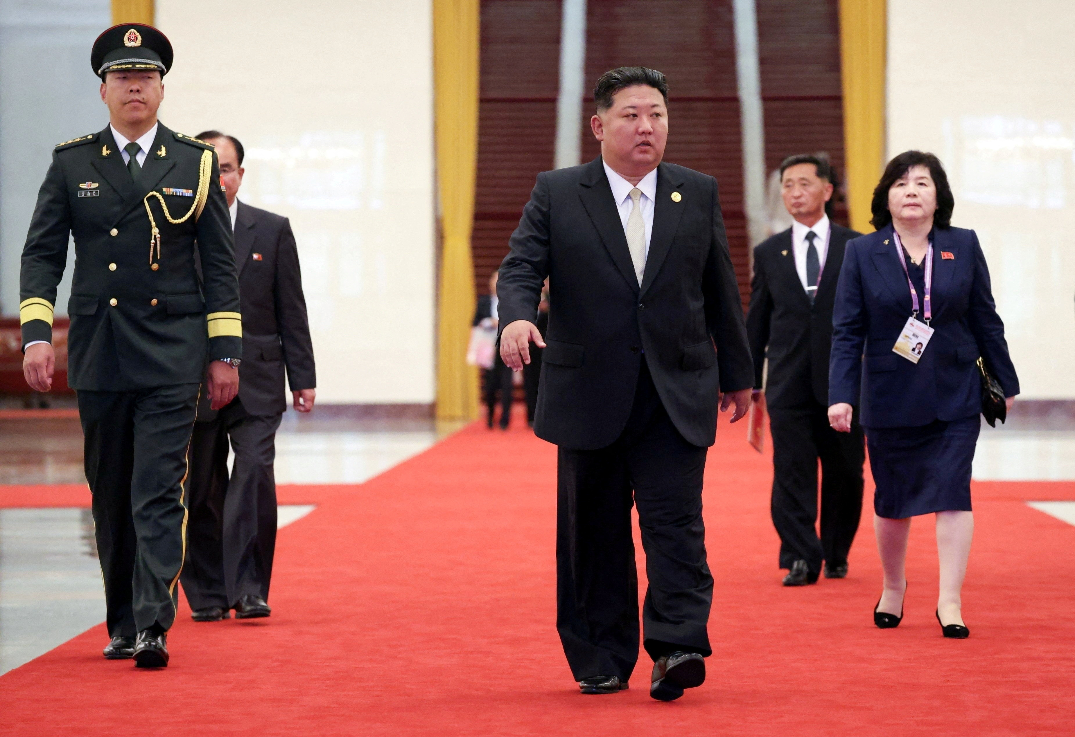 金正恩氏が新型駆逐艦「崔賢」視察、海軍強化指示＝KCNA