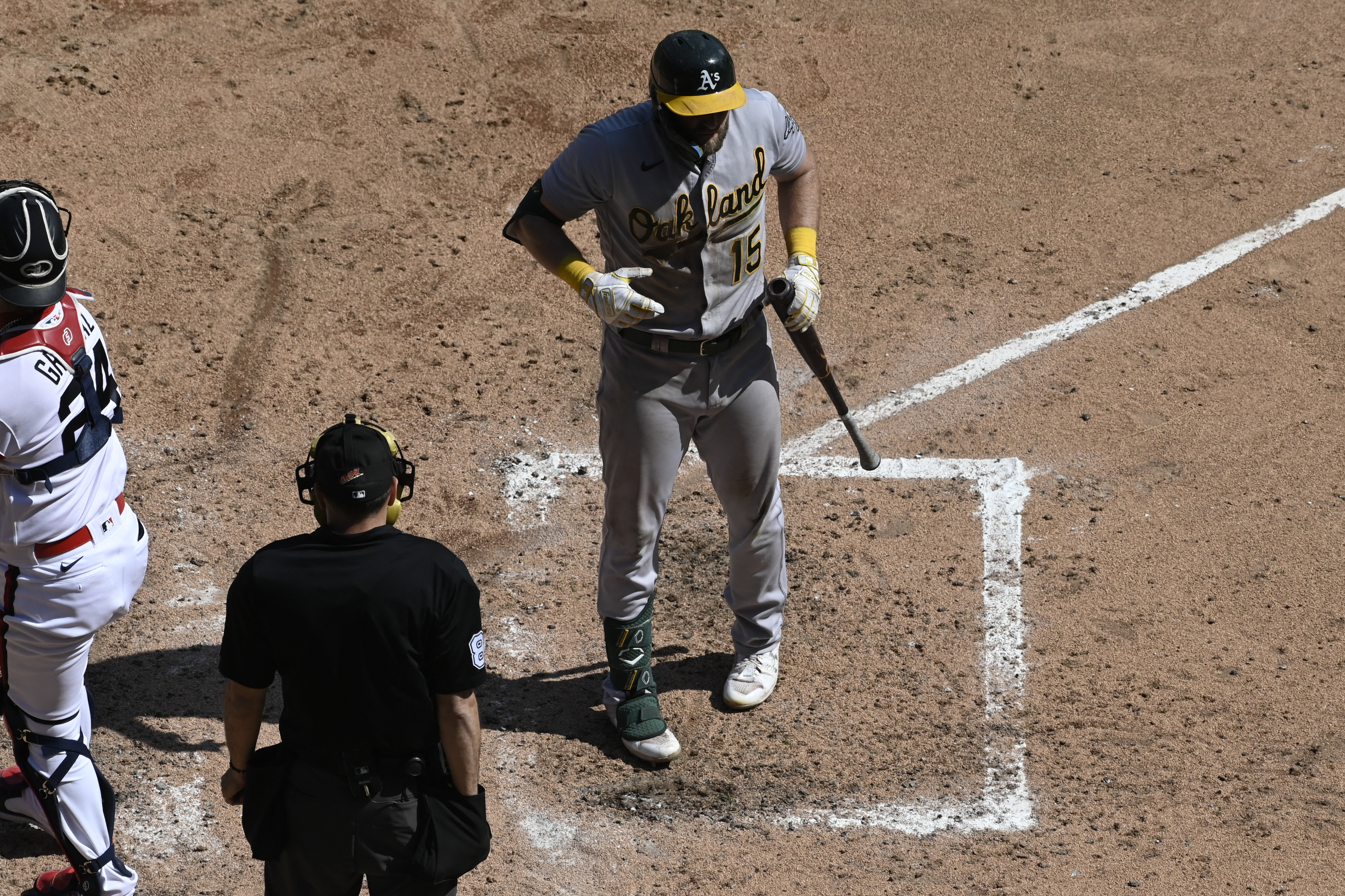 Mike Clevinger outlasts Olson's no-hit bid, Moncada homers again in White  Sox win - Chicago Sun-Times