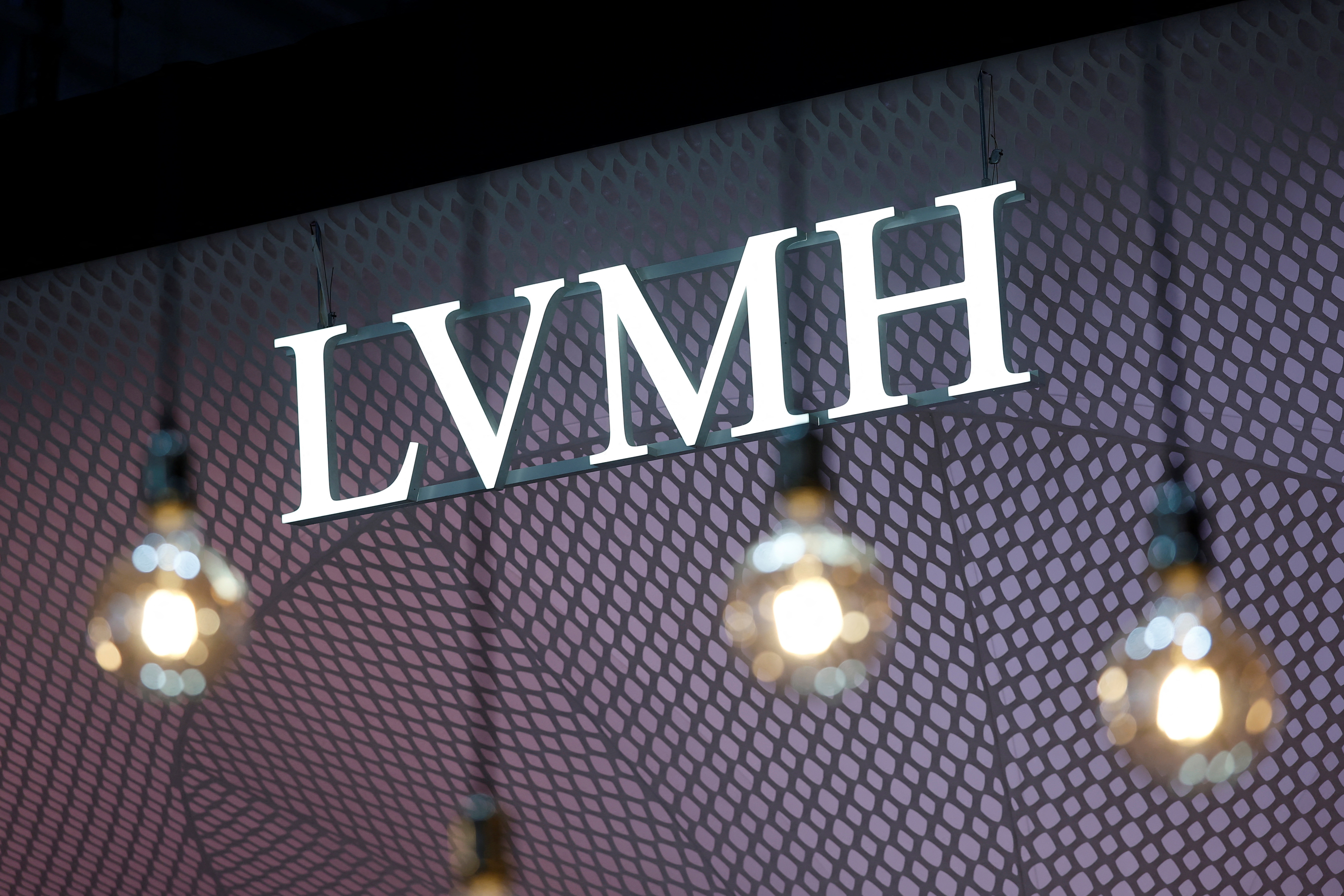 ベルナルド・アブラン著 LVMHの世界 仏LVMH、テキサス州に2番目の工場開設計画＝会長 | ロイター