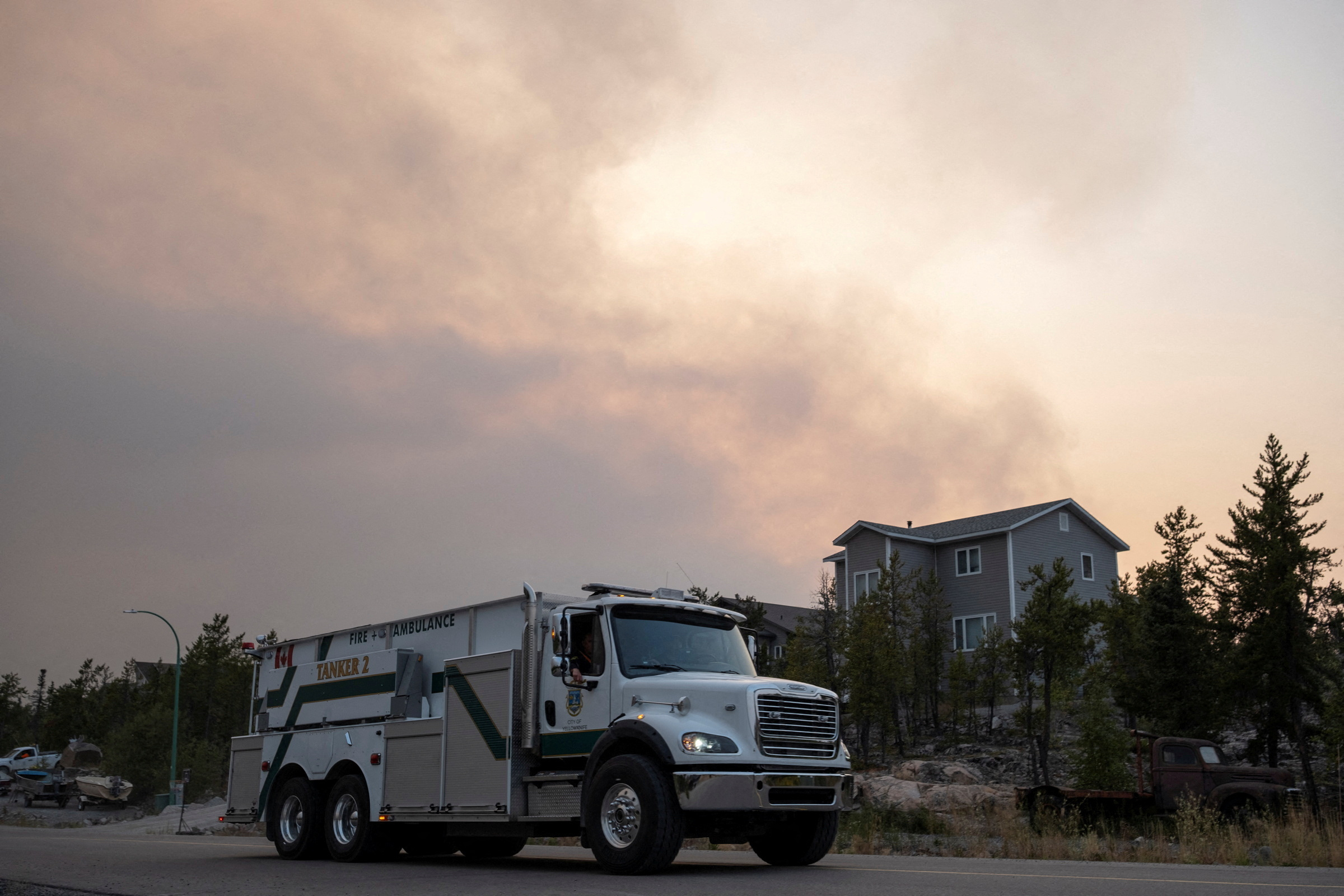 Canada's Northwest Territories Declares Emergency Due To Wildfires ...