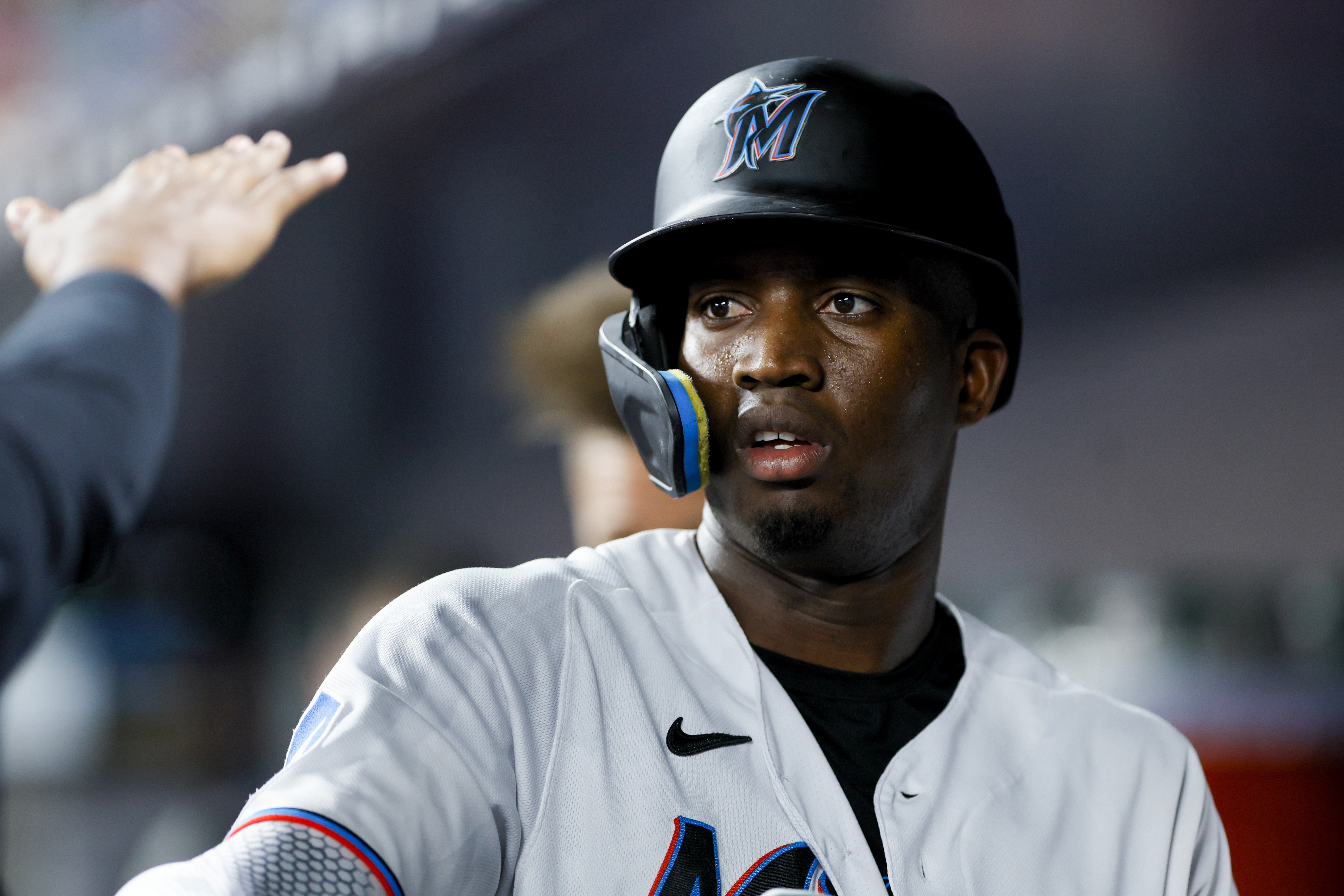 Marcell Ozuna powers Braves past Marlins