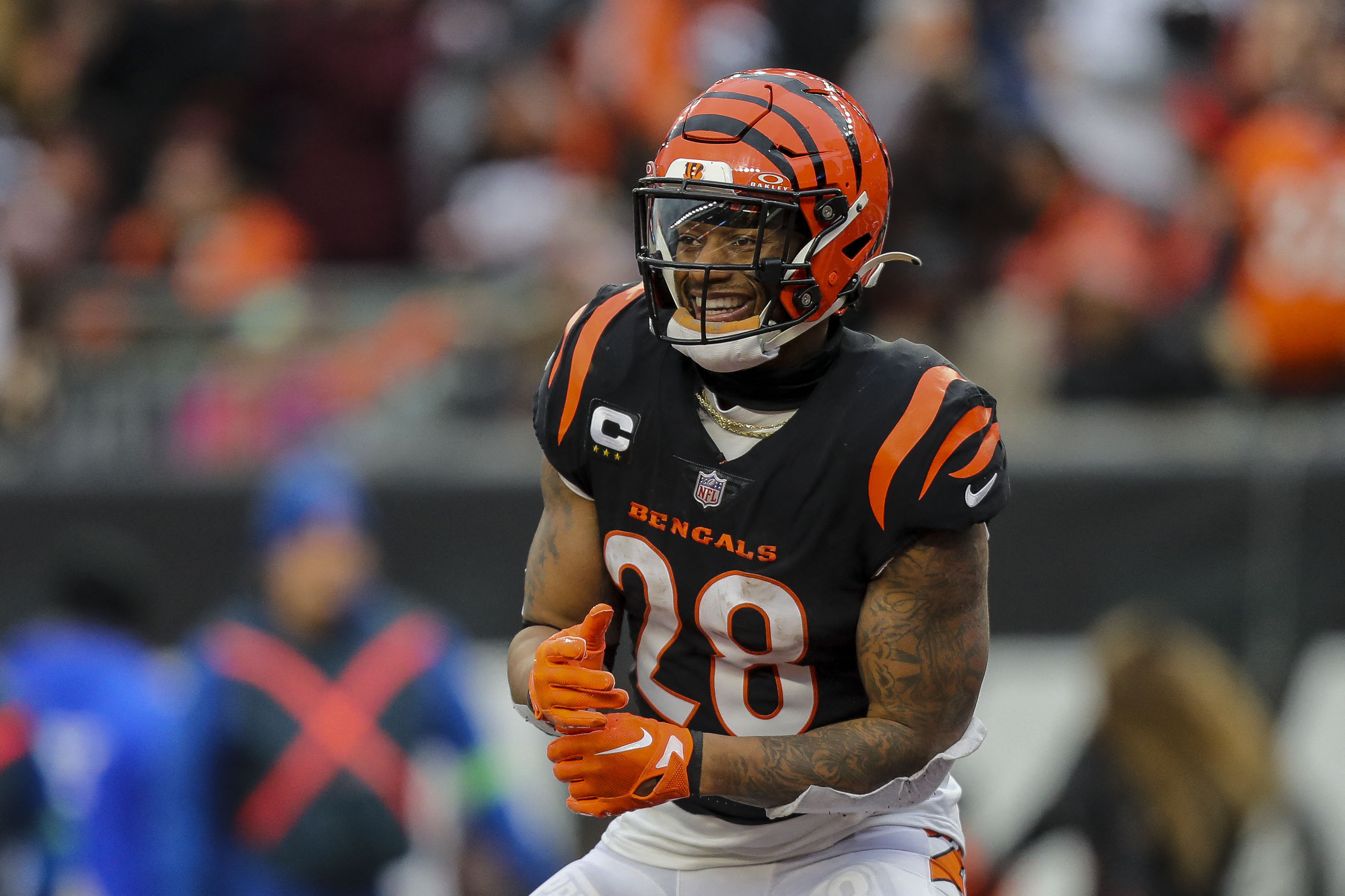 Bengals roll past Browns; entire AFC North finishes above .500 | Reuters