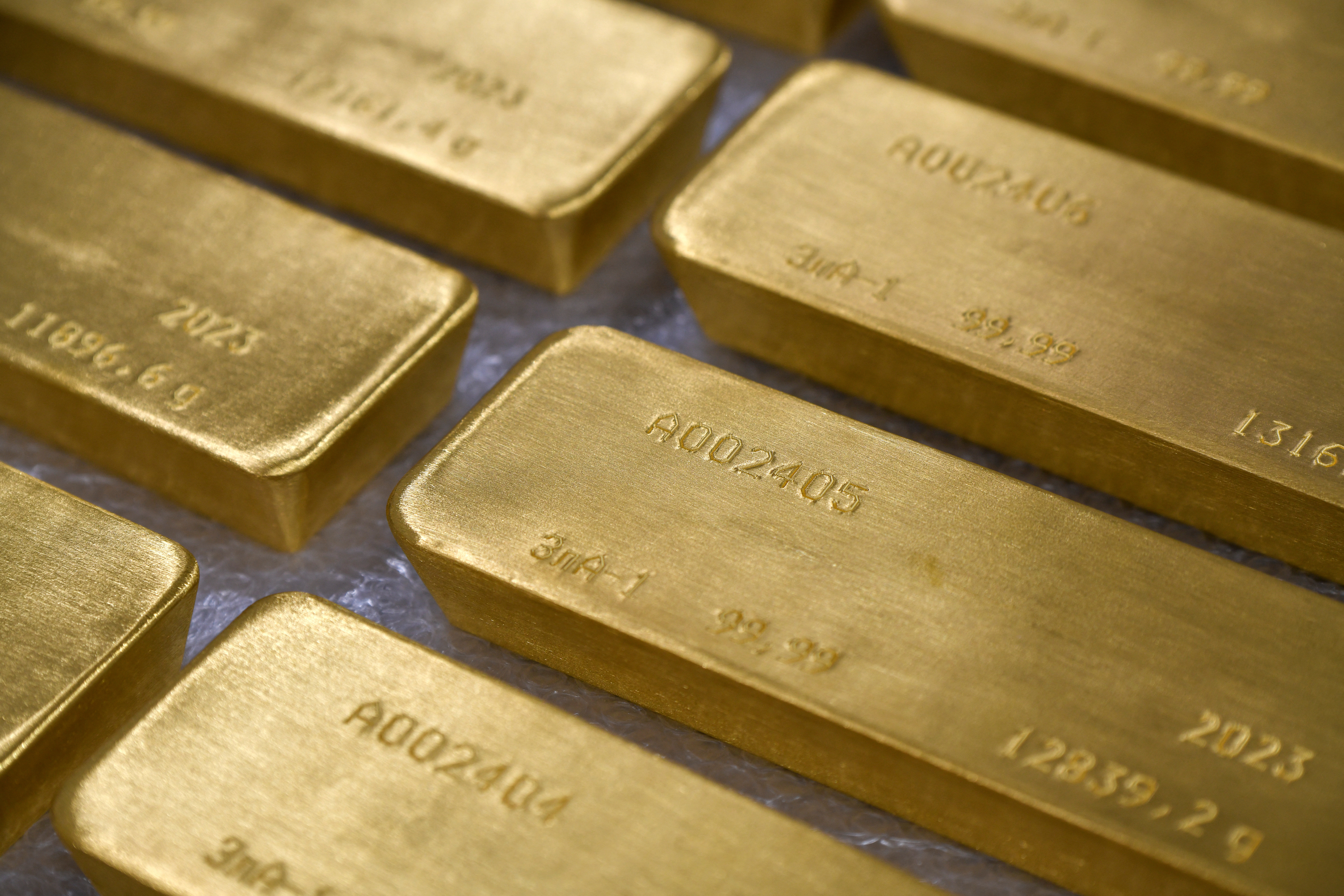 Production of gold at Krastsvetmet precious metals plant in Krasnoyarsk