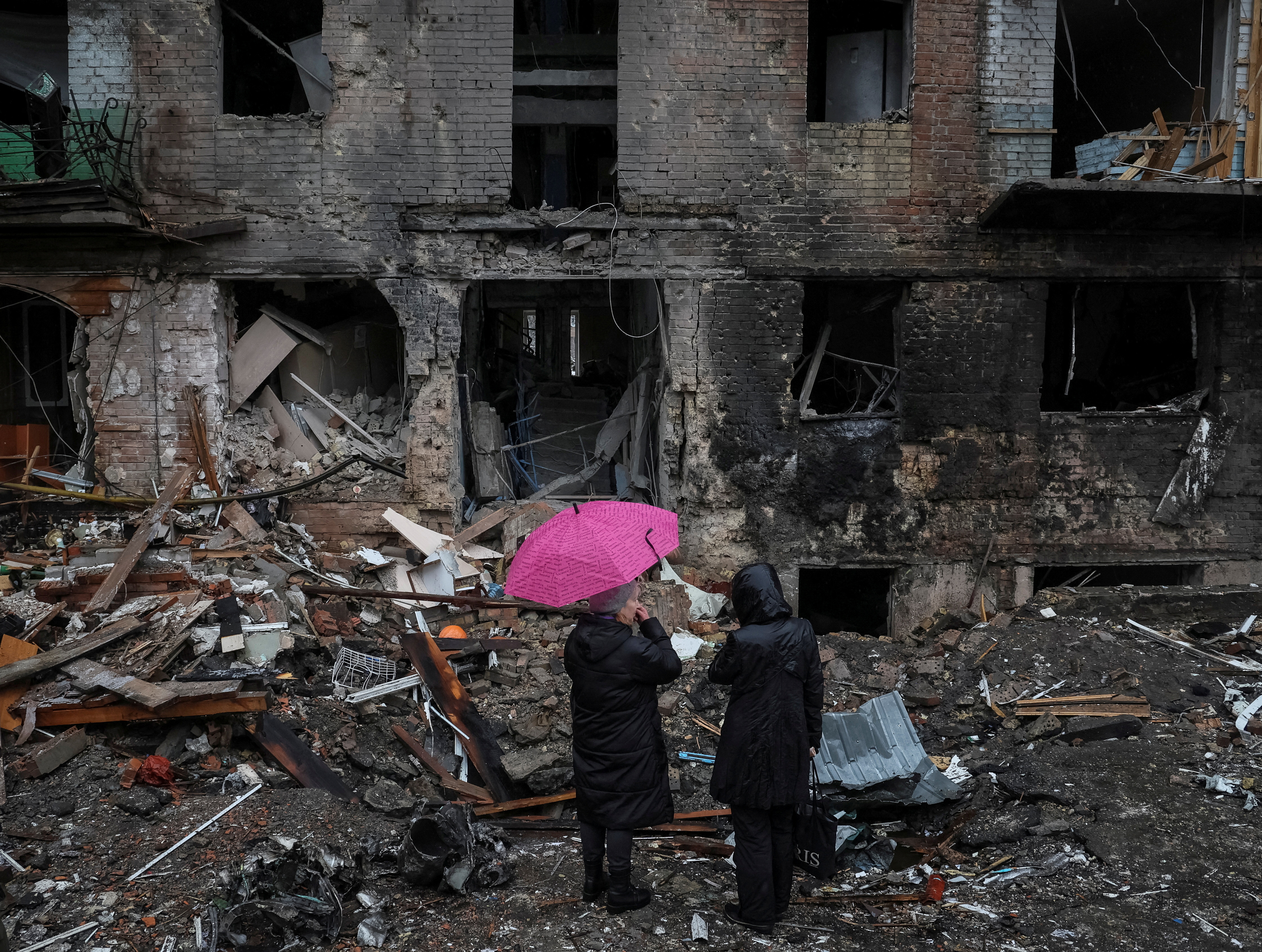 ヴィシュホロドのロシアのミサイル攻撃によって破壊された住宅のサイト