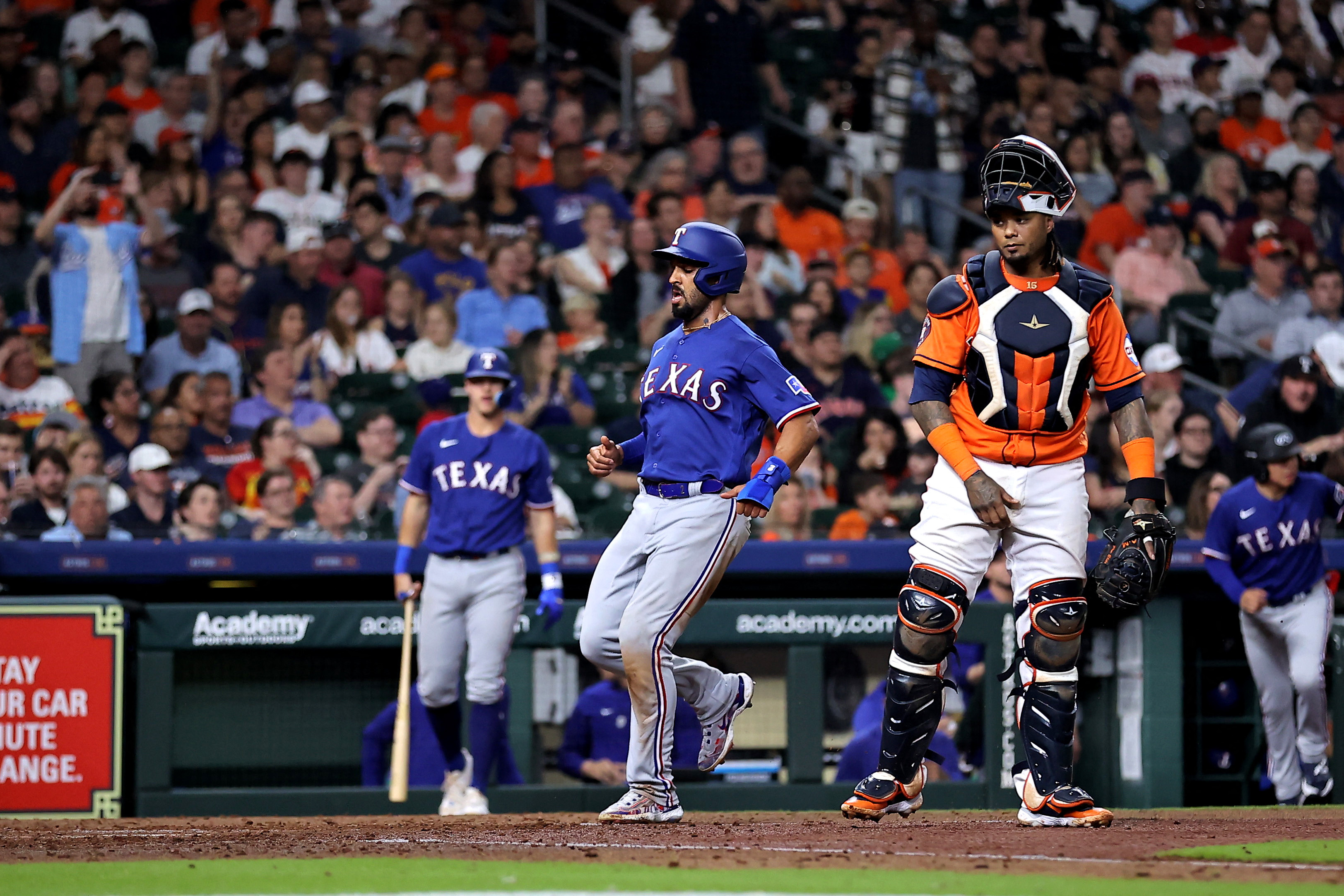 Rangers get off to fast start in win at Astros