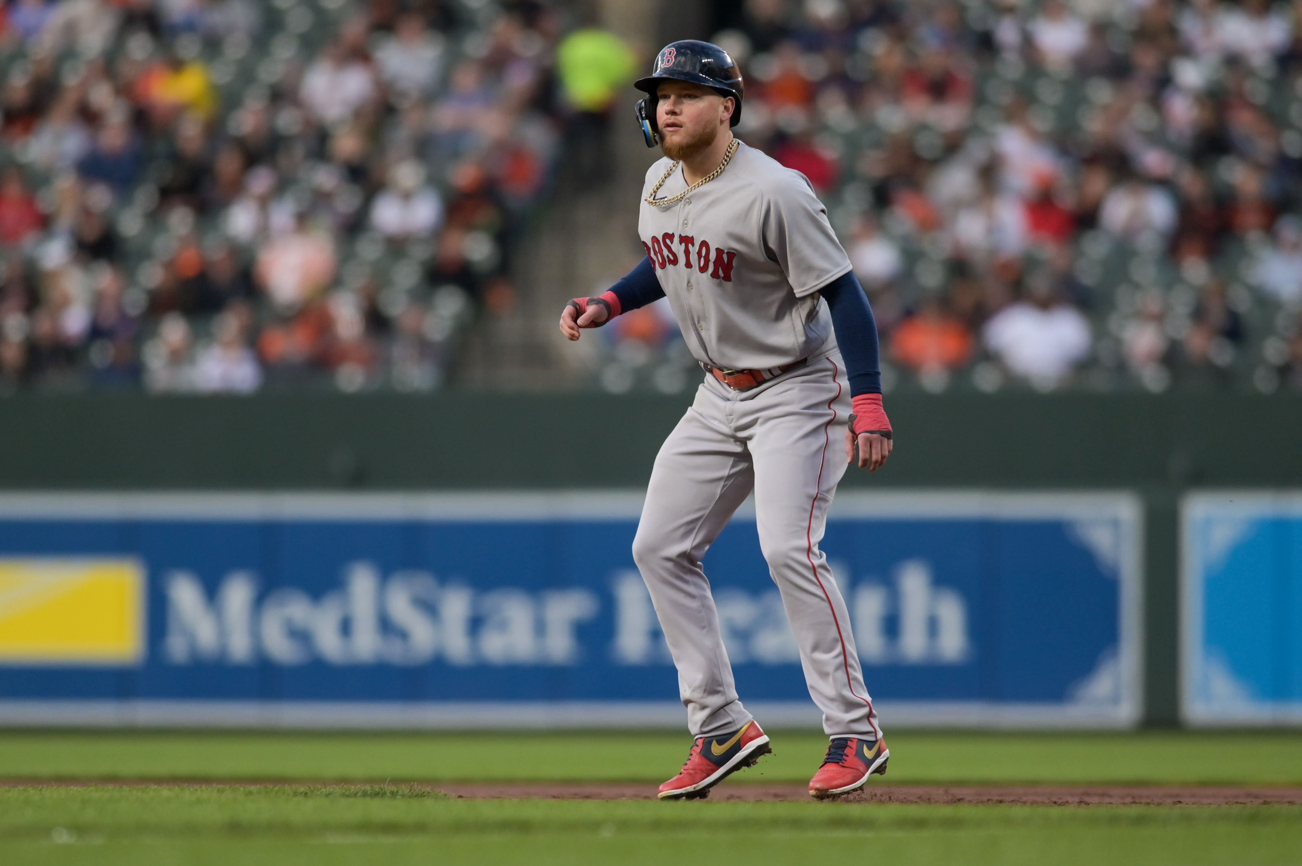 Orioles homer 3 times, beat Red Sox 4-0