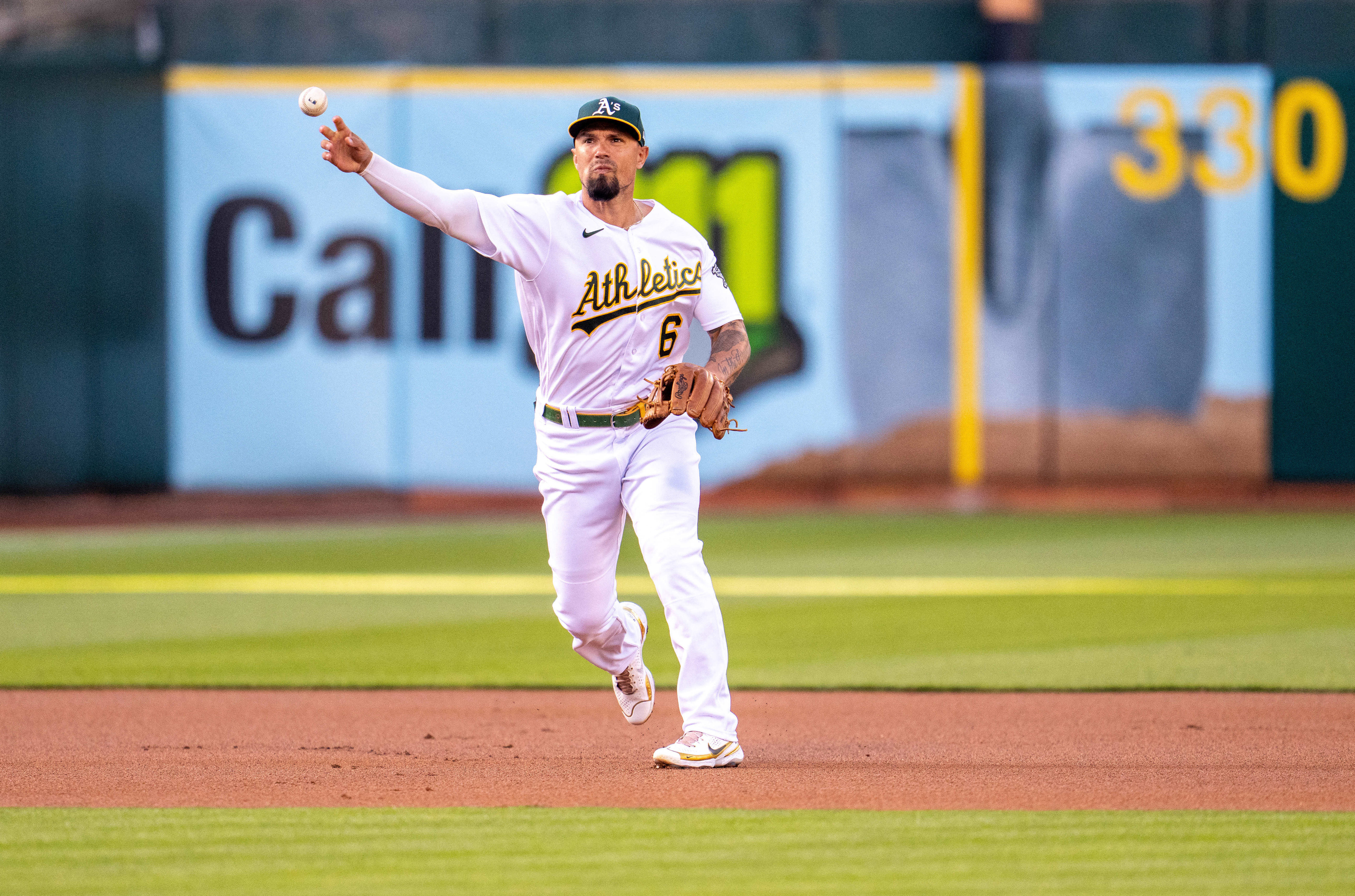 Nathan Eovaldi extends scoreless streak as Rangers blank A's