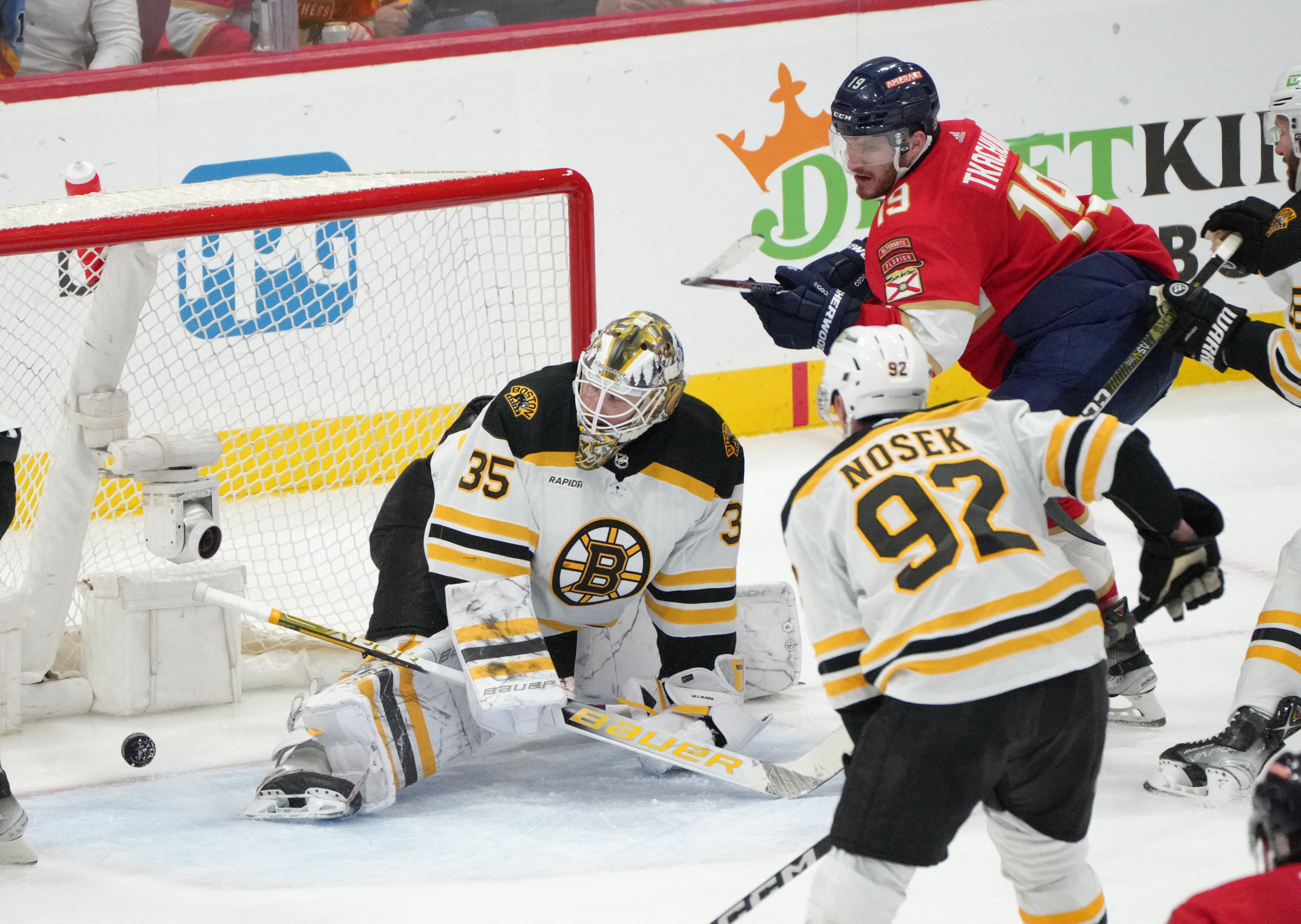 Linus Ullmark earns NHL-best 19th win, leads Boston Bruins past New Jersey  Devils, 4-3 