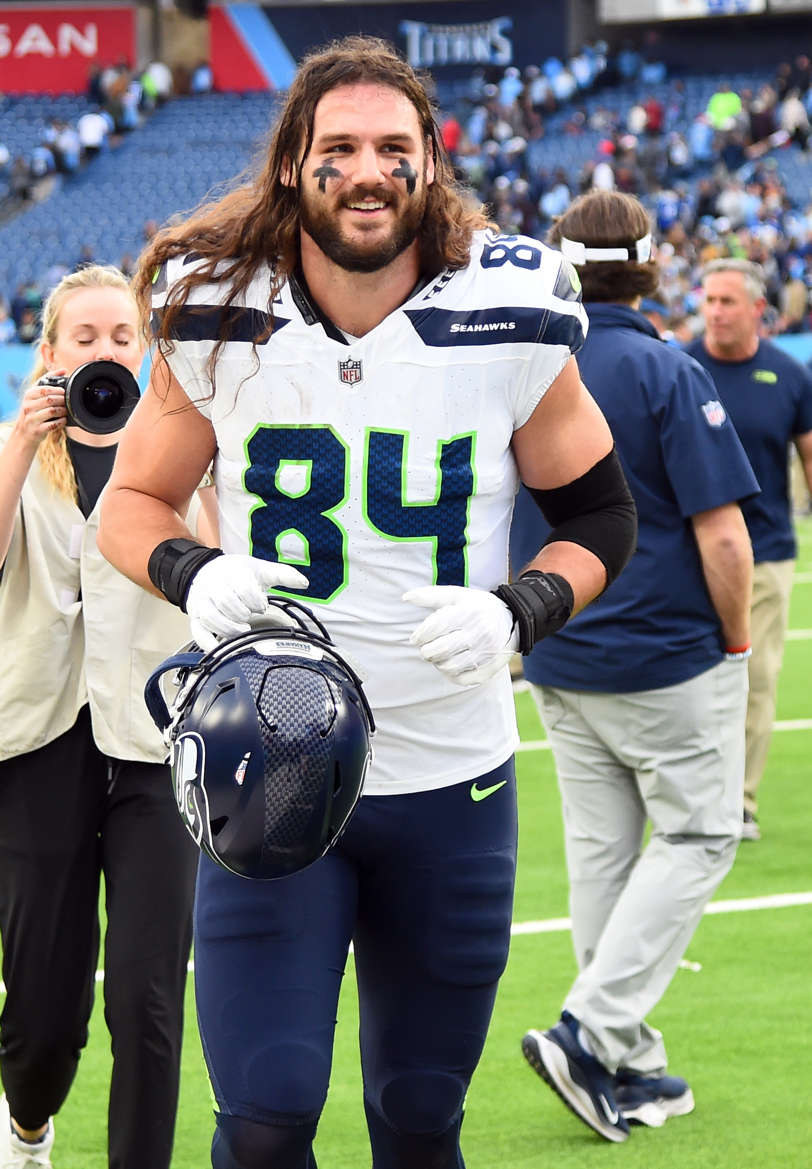 Seahawks Slip Past Titans 20-17, Bolster Playoff Chances | Reuters