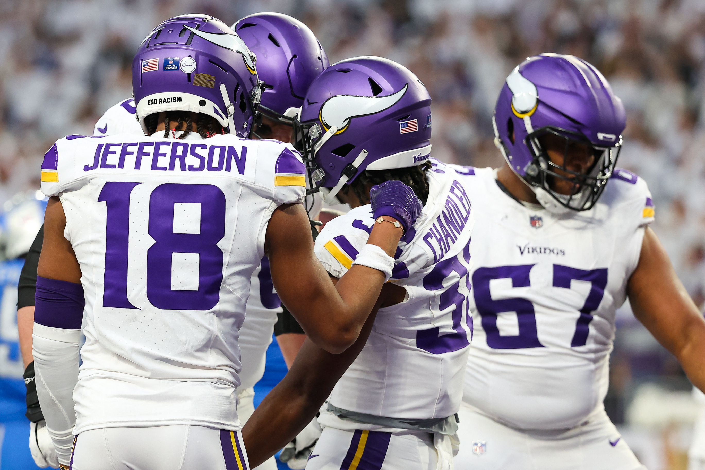 Lions hold off Vikings, clinch NFC North | Reuters