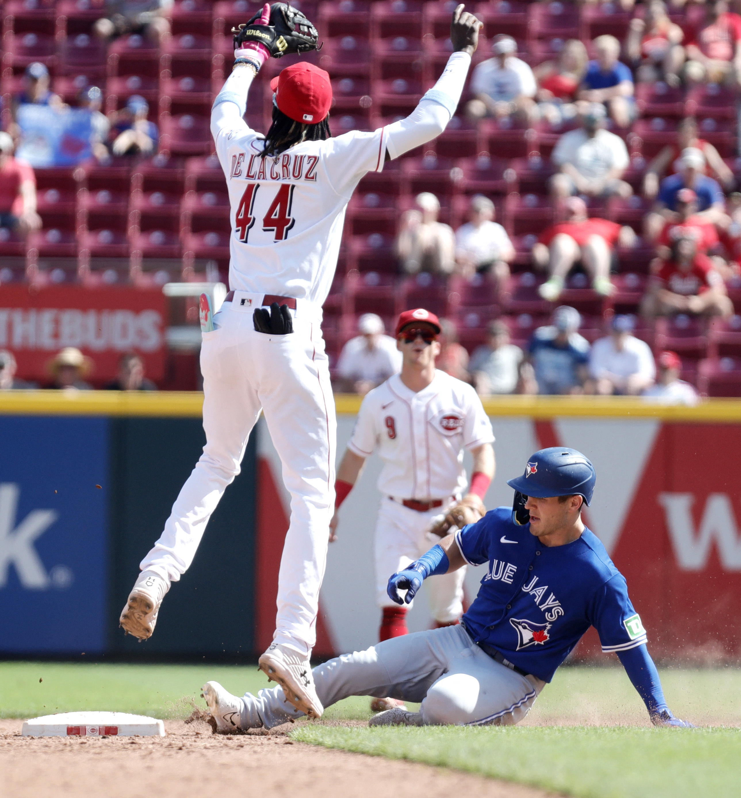 Brandon Belt hits 2 of Toronto Blue Jays' 5 home runs in 10-3 rout of  Cincinnati Reds - The Globe and Mail