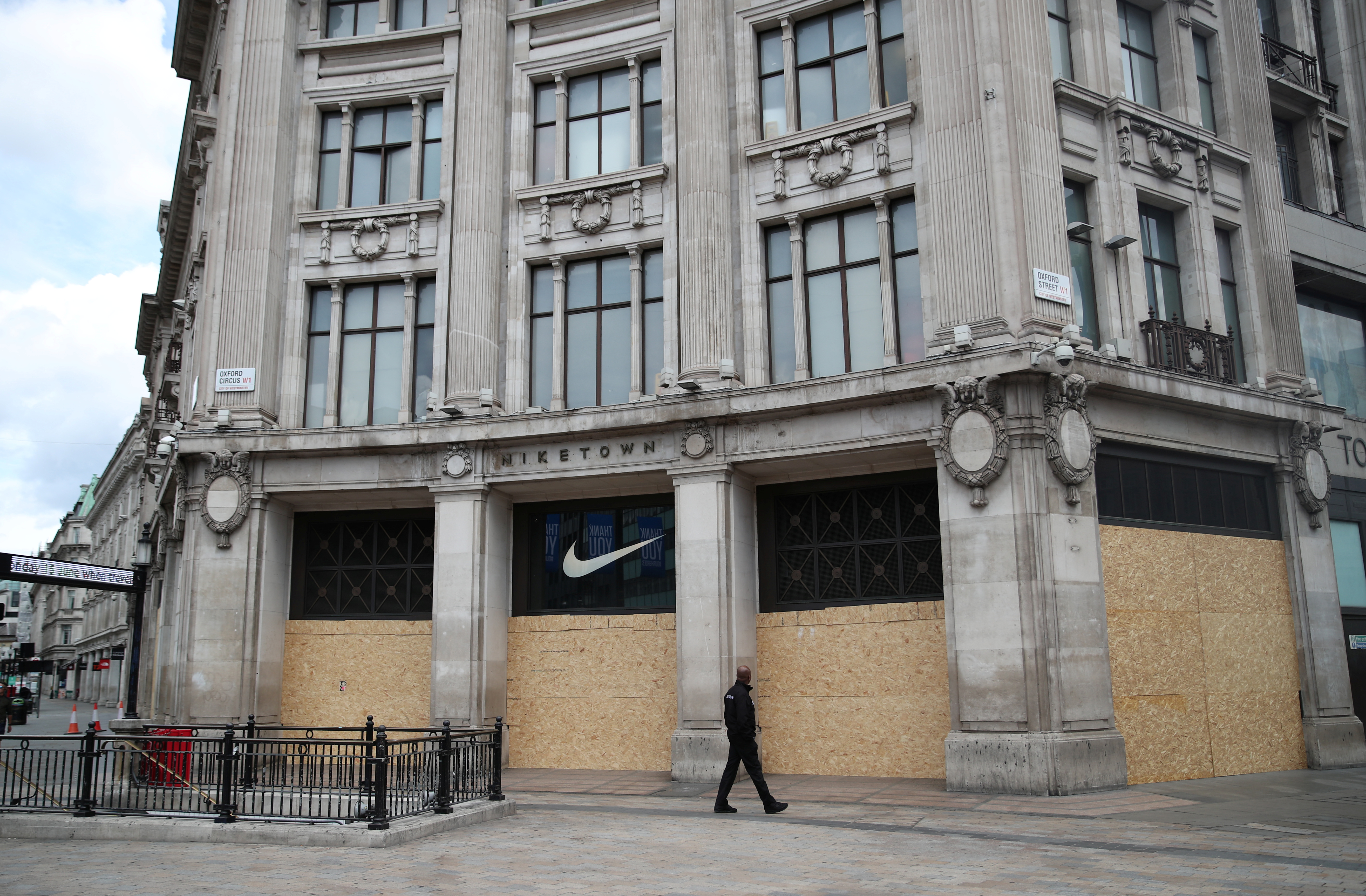 Perfect markt Gang Nike urges court to throw out EU probe into Dutch tax deal | Reuters