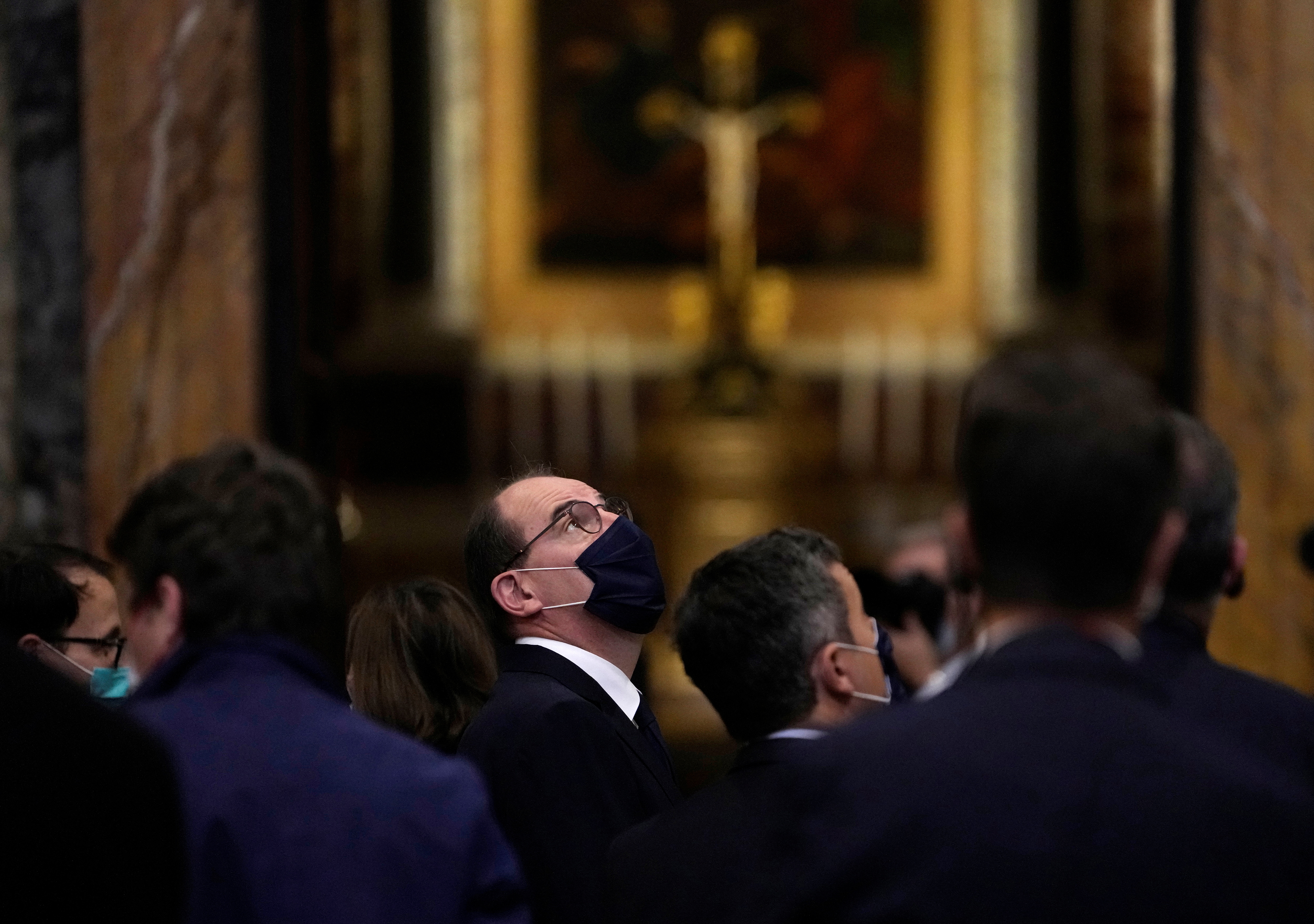 Pope gives football giant Lionel Messi signed shirt