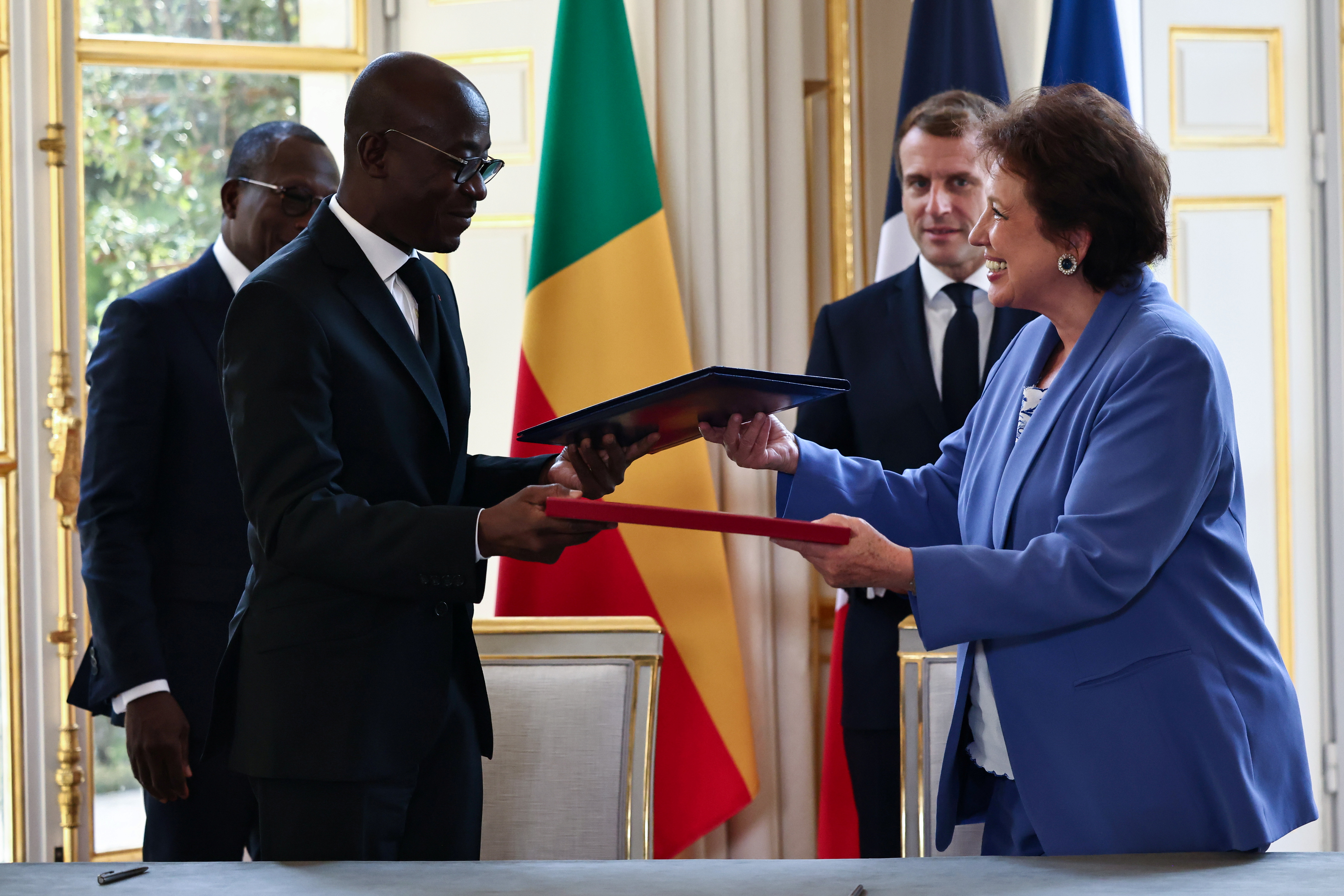 Signing of an agreement between France and Benin about the return of looted cultural artefacts