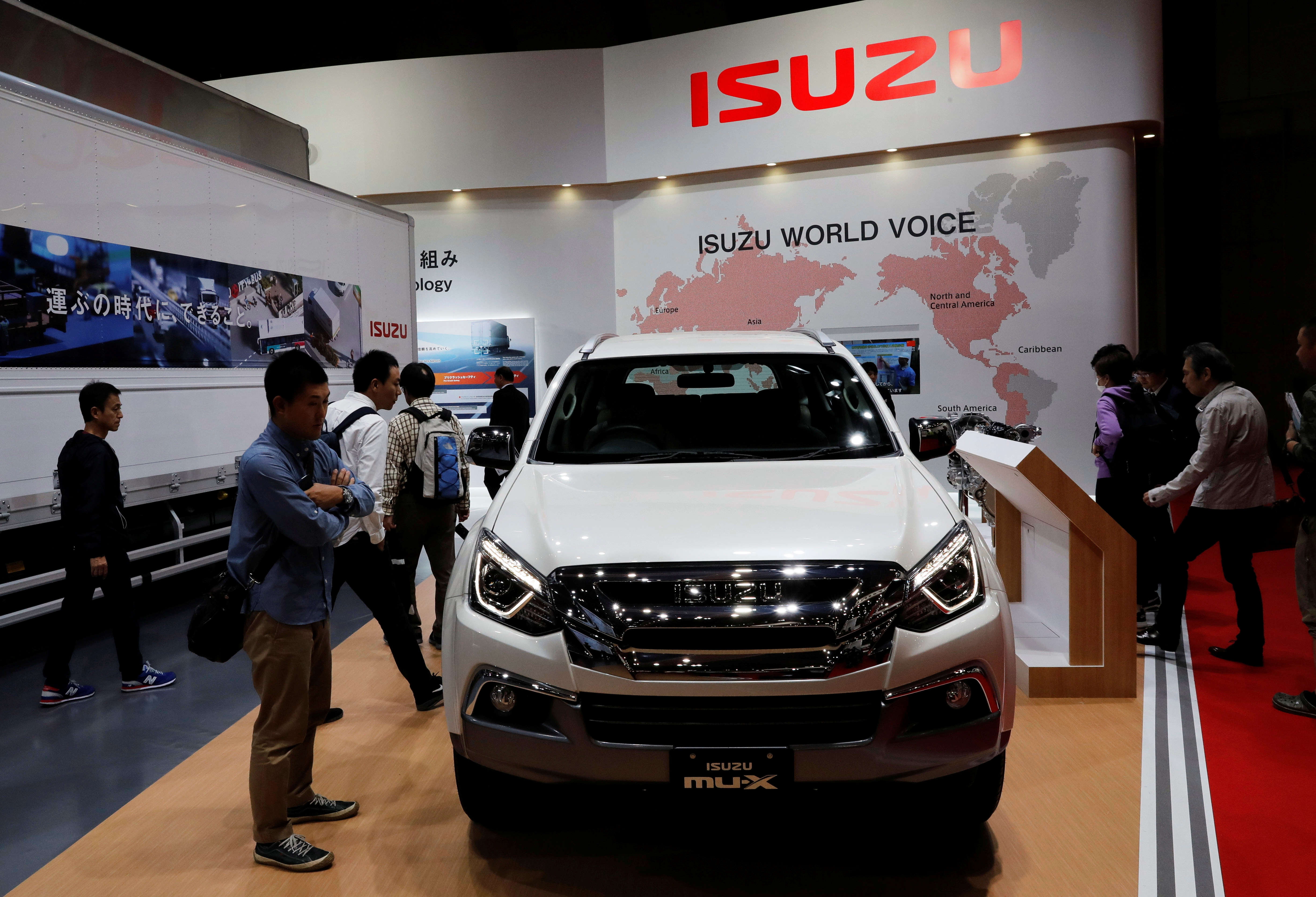 Isuzu Motors' MU-X is pictured at the 45th Tokyo Motor Show in Tokyo, Japan October 27, 2017. REUTERS/Kim Kyung-Hoon