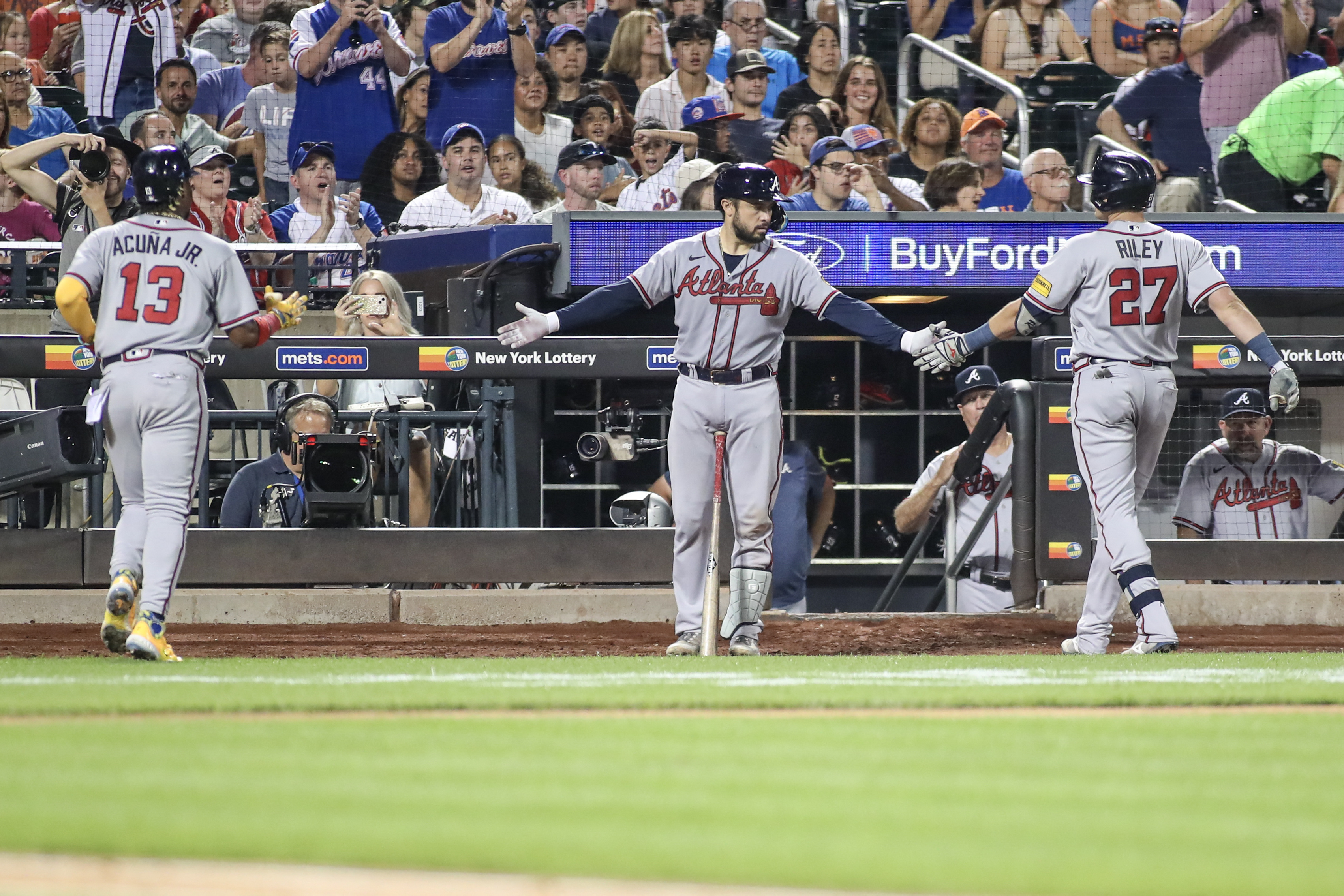 Austin Riley homers, helps Braves roll over Mets