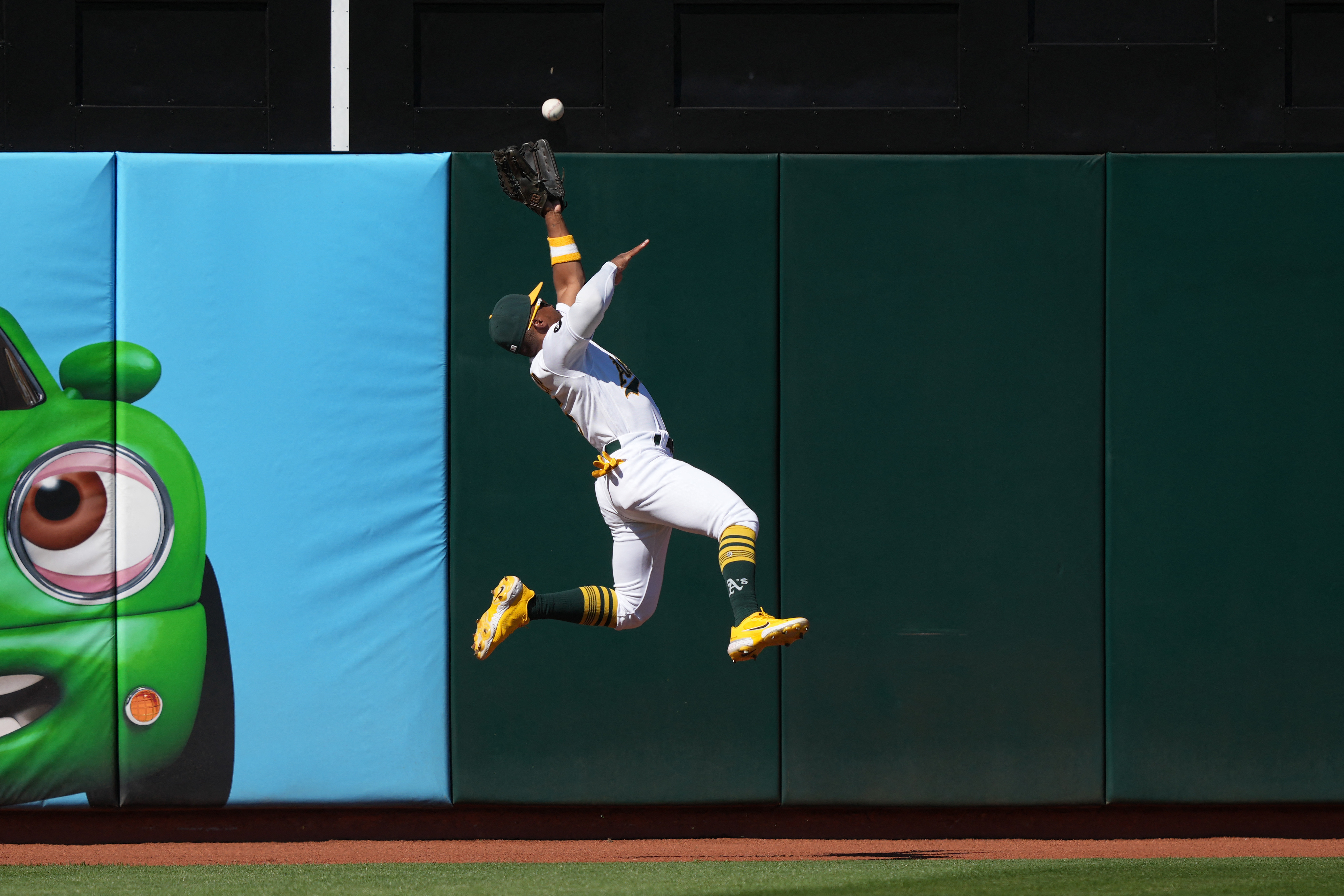 Oakland A's bats pound Twins All-Star pitcher but lose 8-7