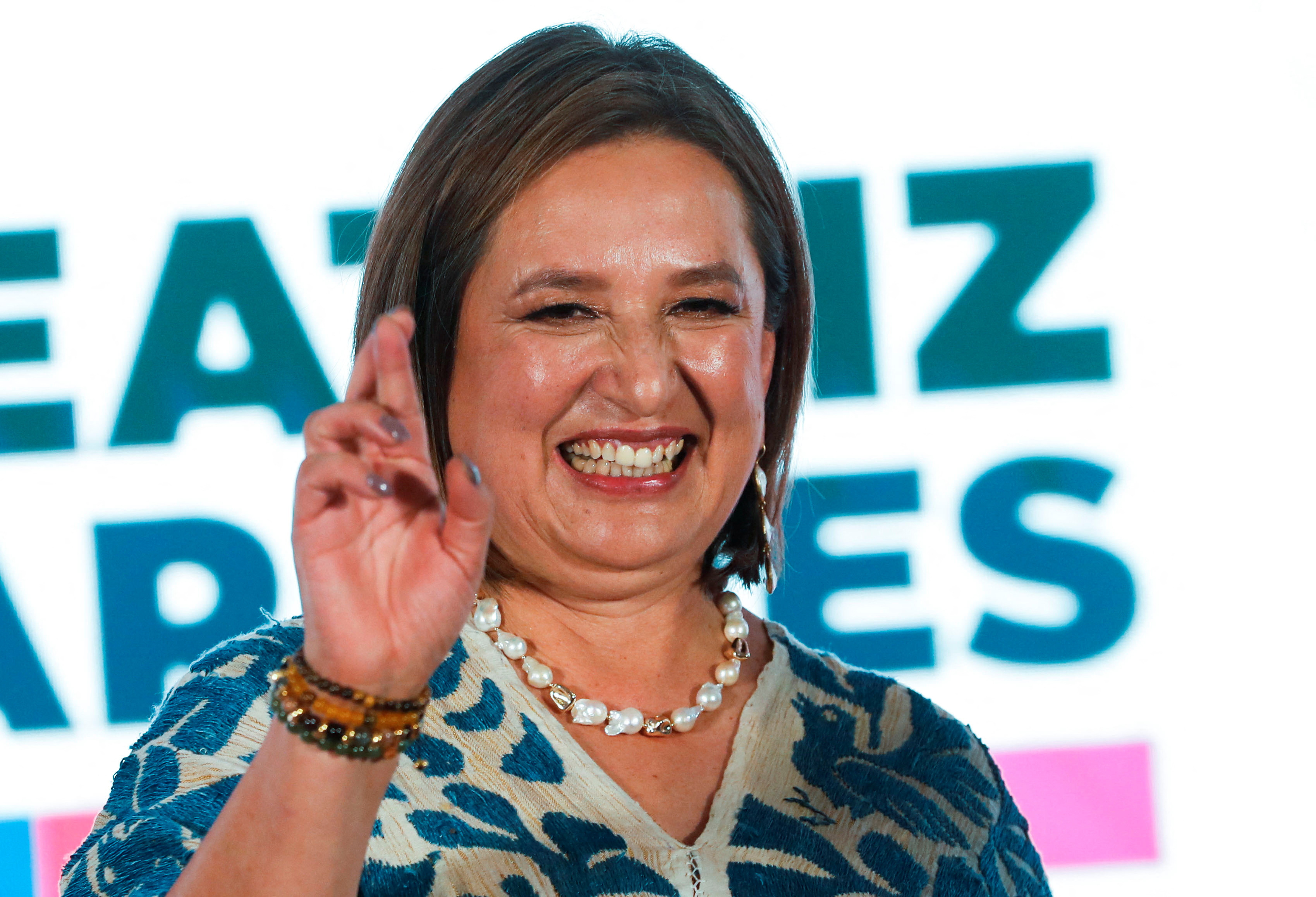 El mexicano Gálvez obtiene el apoyo del partido rival, allanando el camino para una carrera presidencial