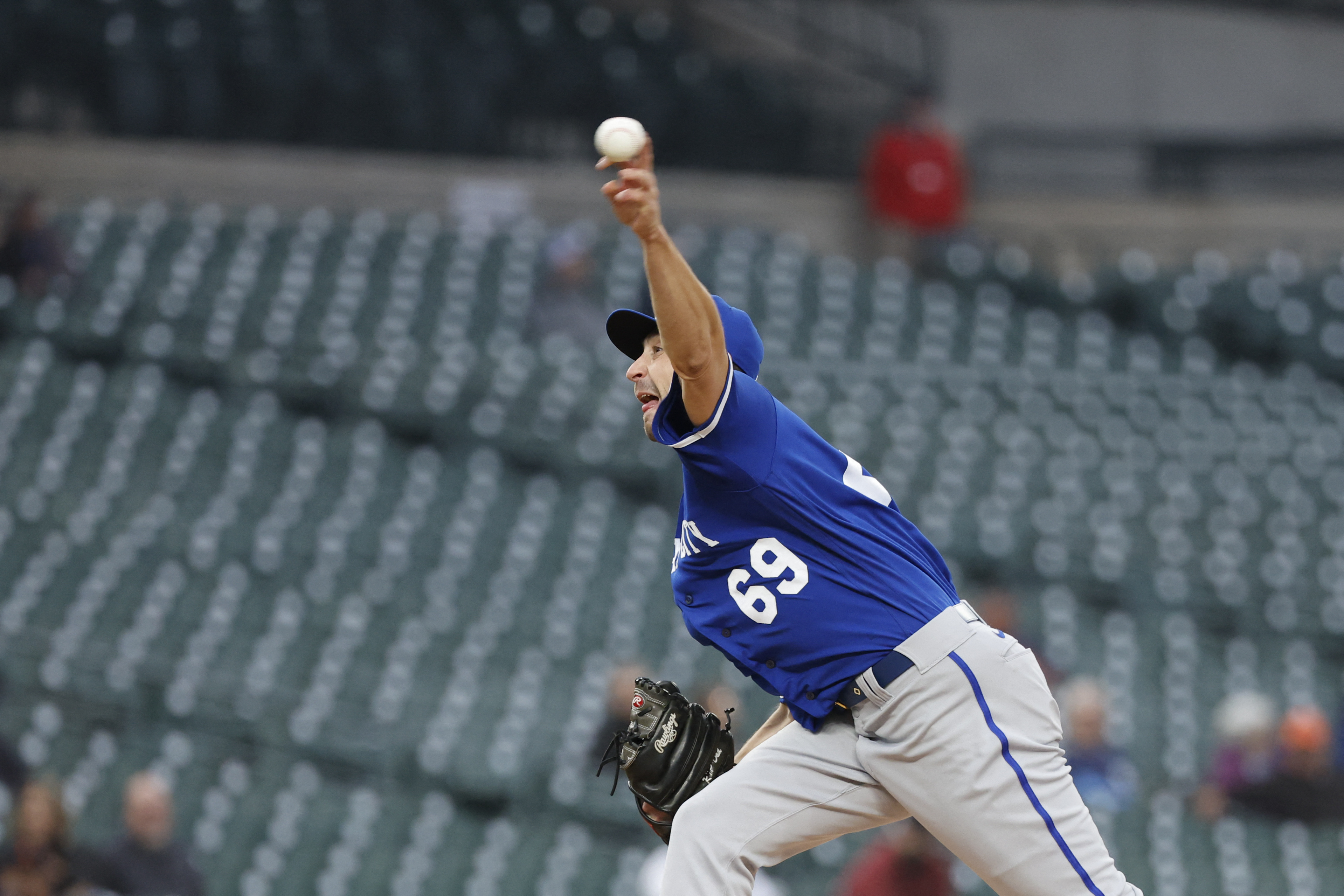 Spencer Torkelson, Tigers use big 7th inning to sweep Royals, Sports