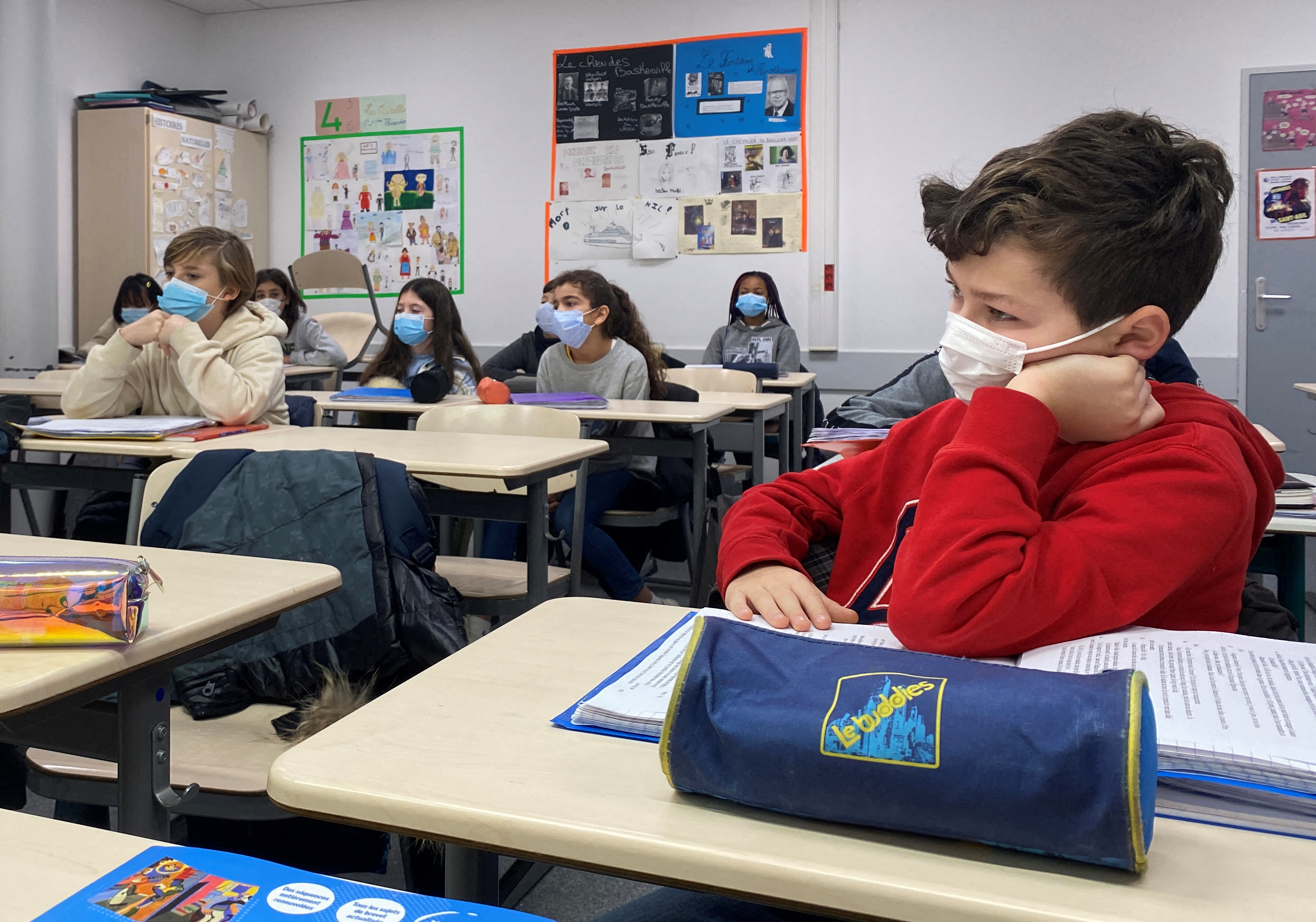 France s First Lady In Favour Of Mandatory School Uniforms Le Parisien 