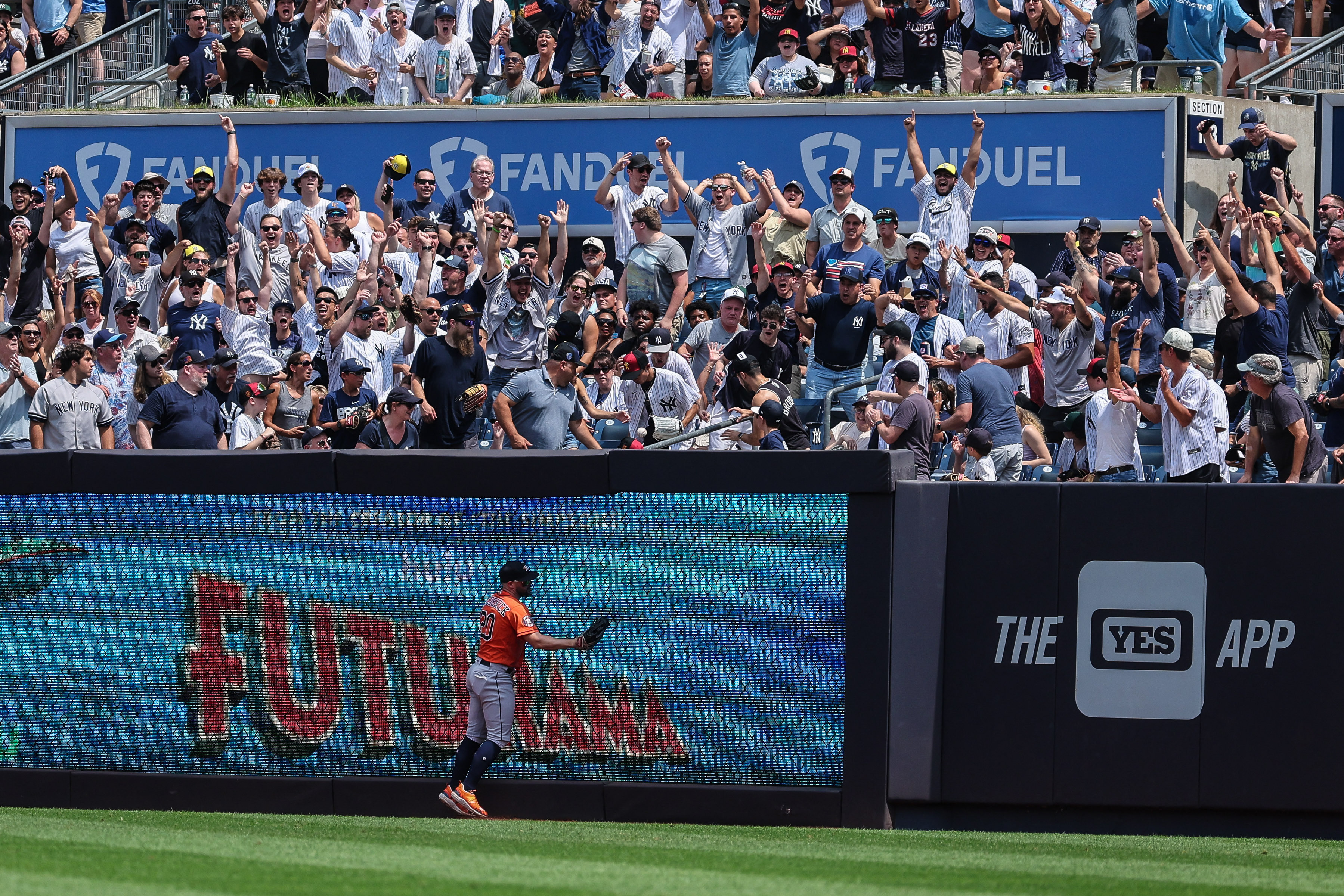 Jake Meyers hits 2 HRs, carries Astros past Yankees