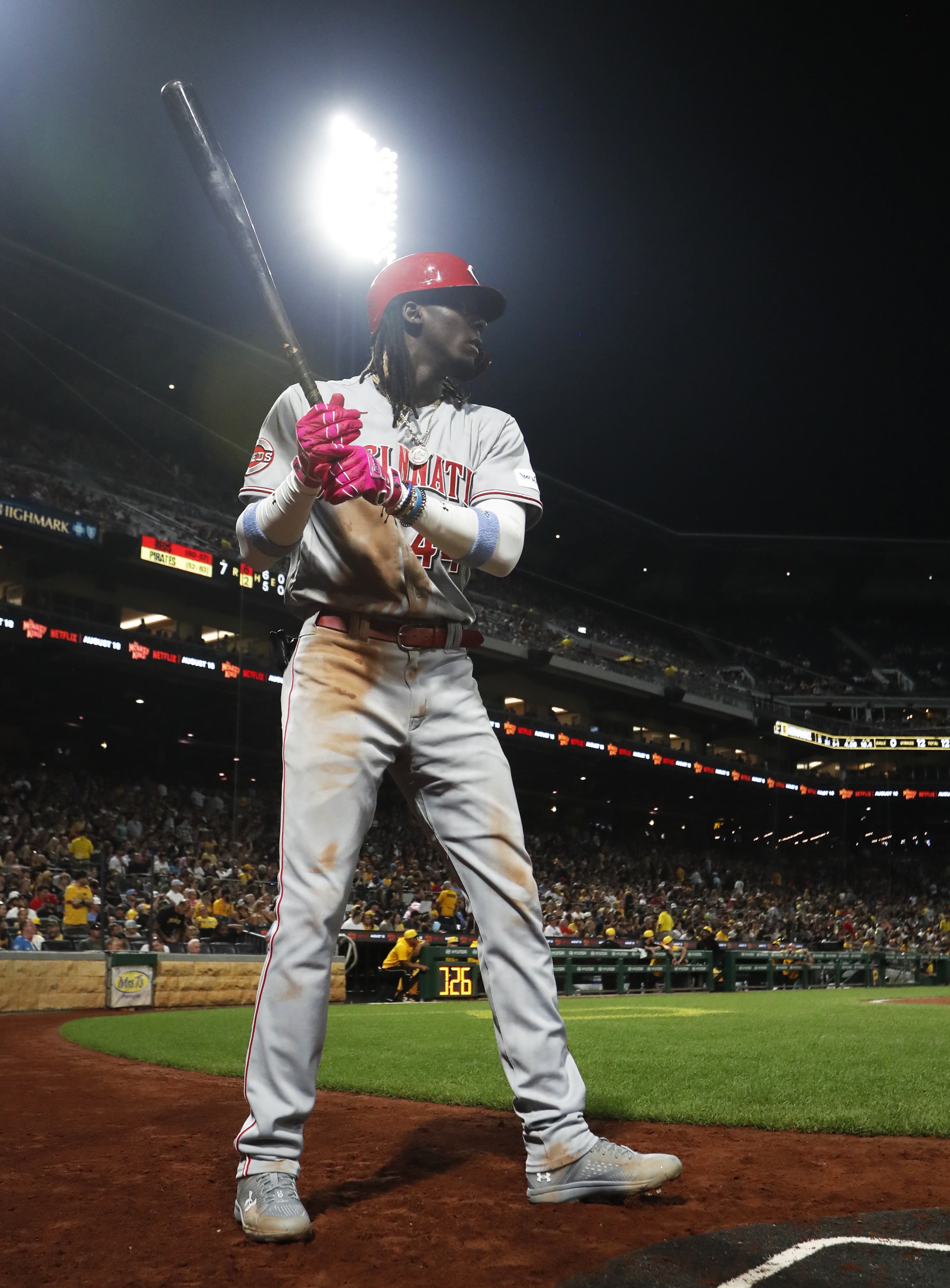 Reds bust out of slump, beat Pirates 9-2