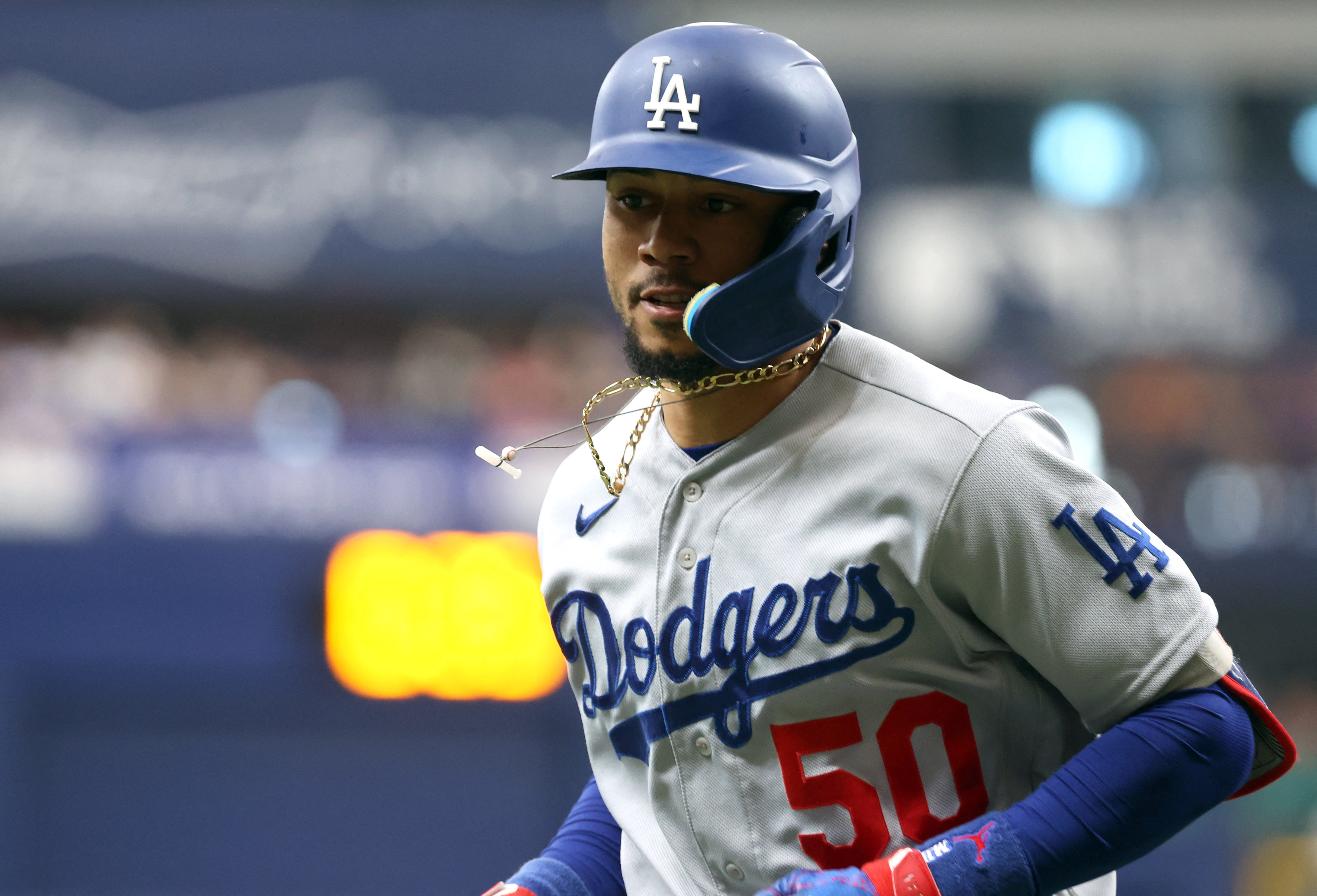 Why Freddie Freeman in a Dodgers uniform marks a loss for baseball :  r/baseball