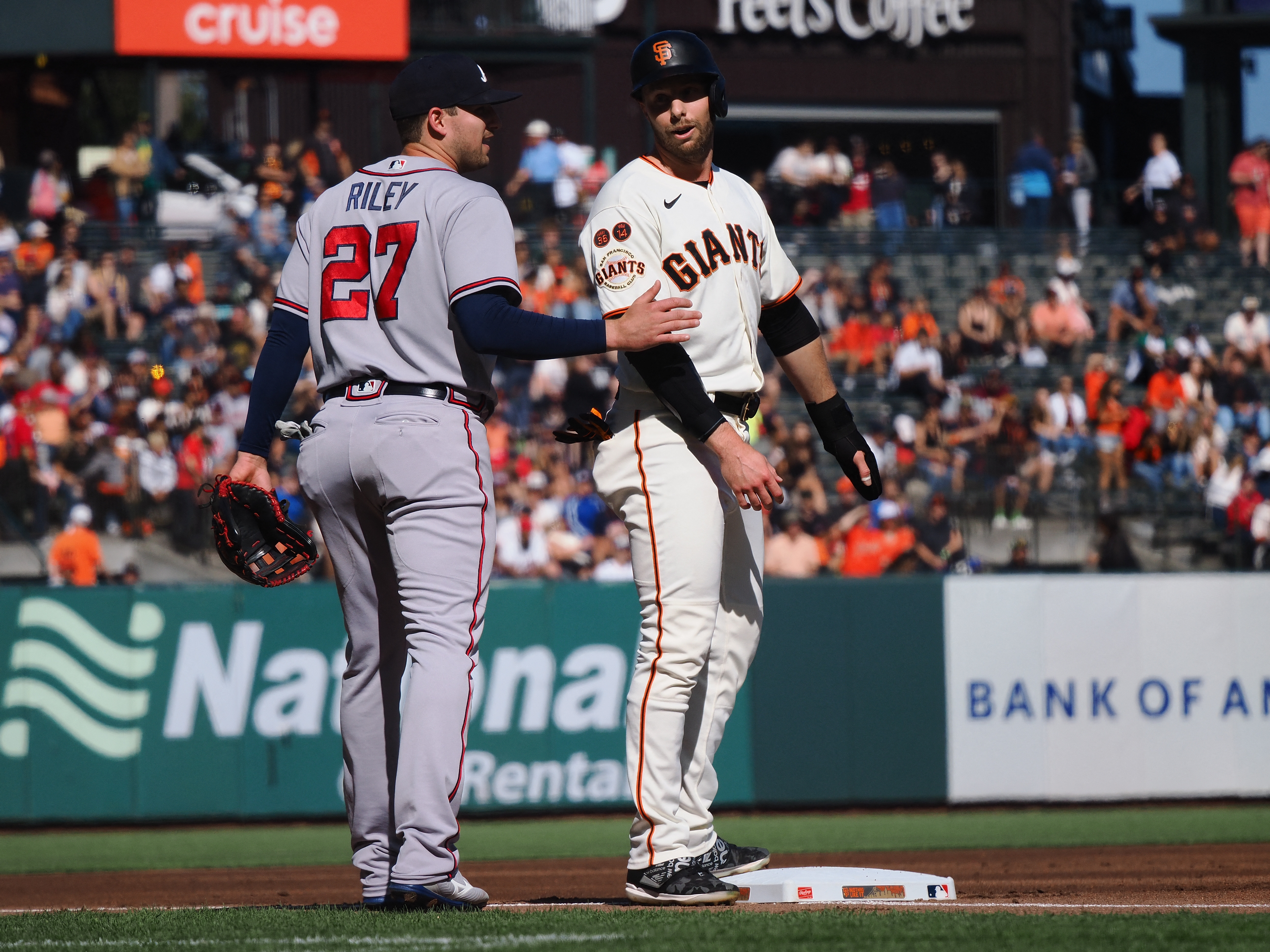 Giants stage comeback, force extra innings, avoid the sweep