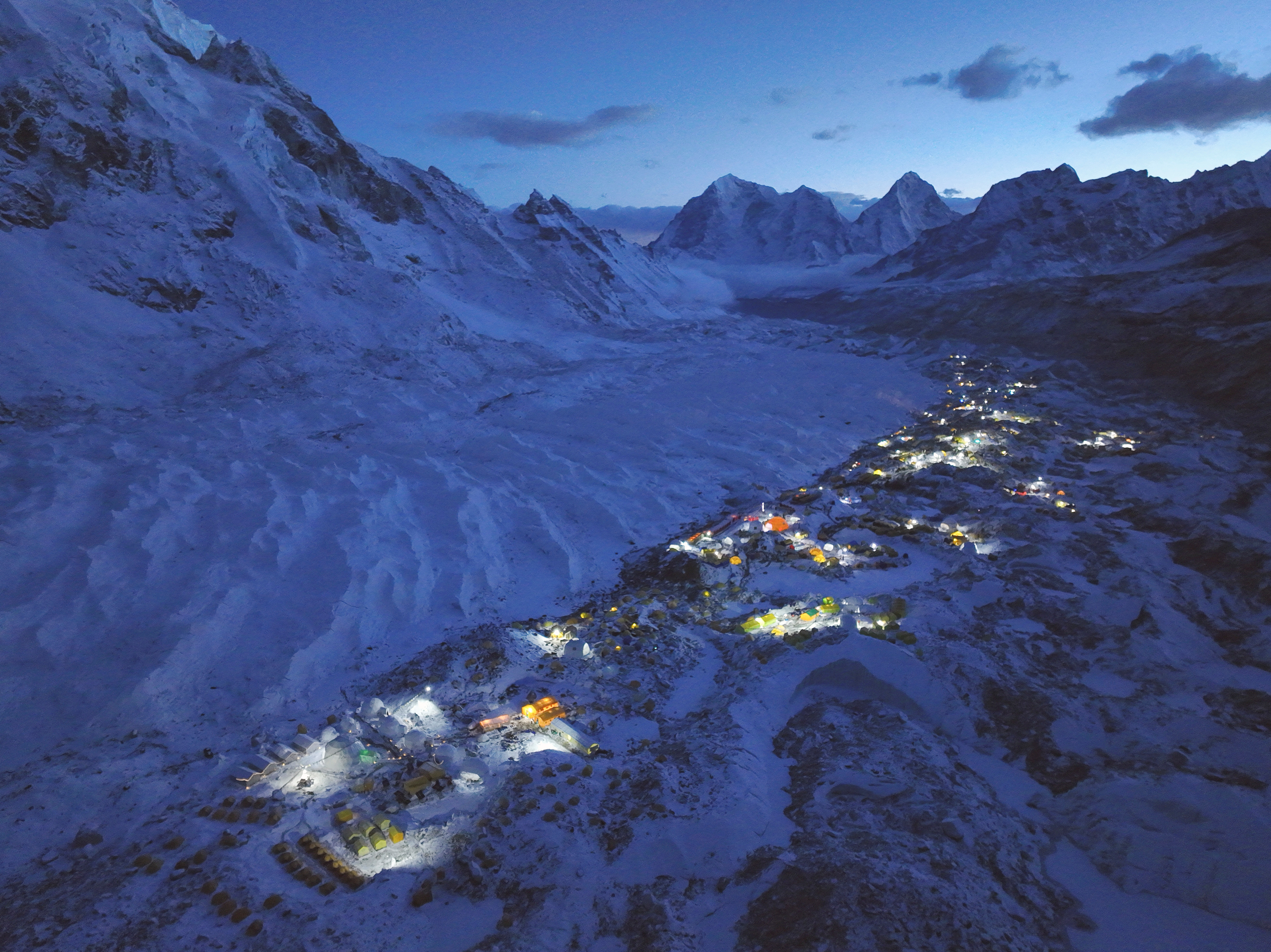 How Mount Everest become an overcrowded tourist destination - The