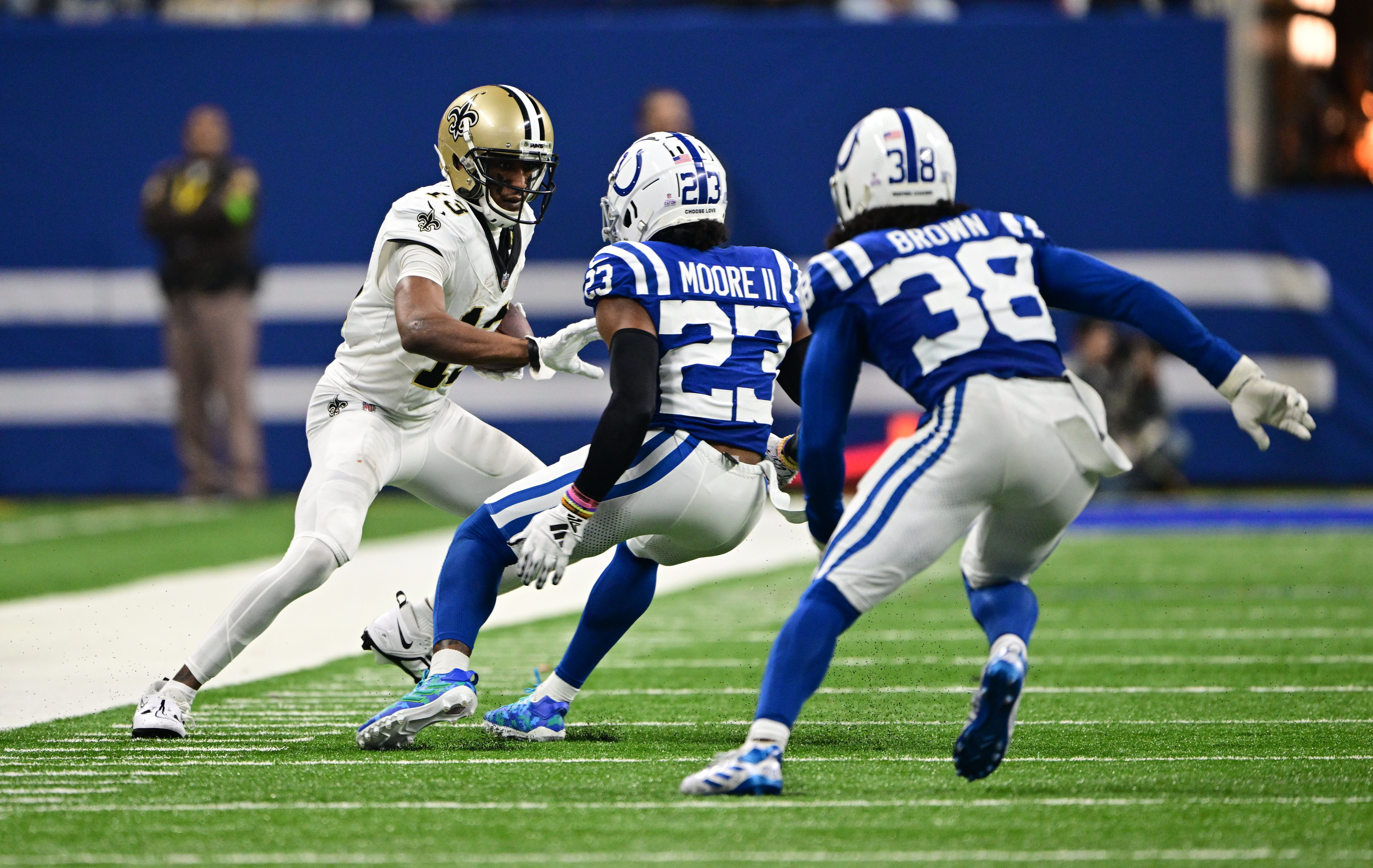 Saints offense comes alive in 38-27 win over Colts | Reuters