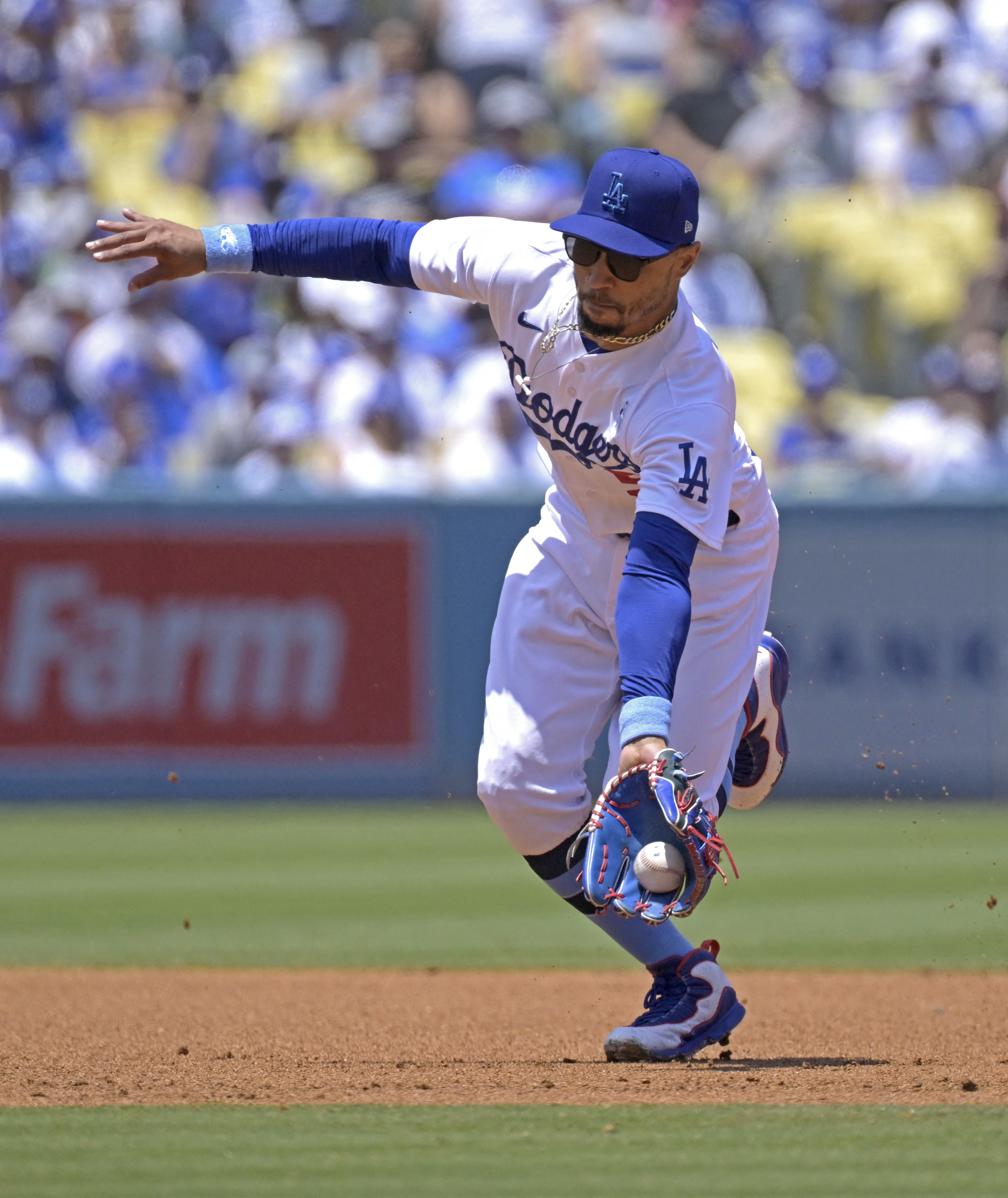 Logan Webb helps SF Giants complete sweep of Dodgers in 7-3 win