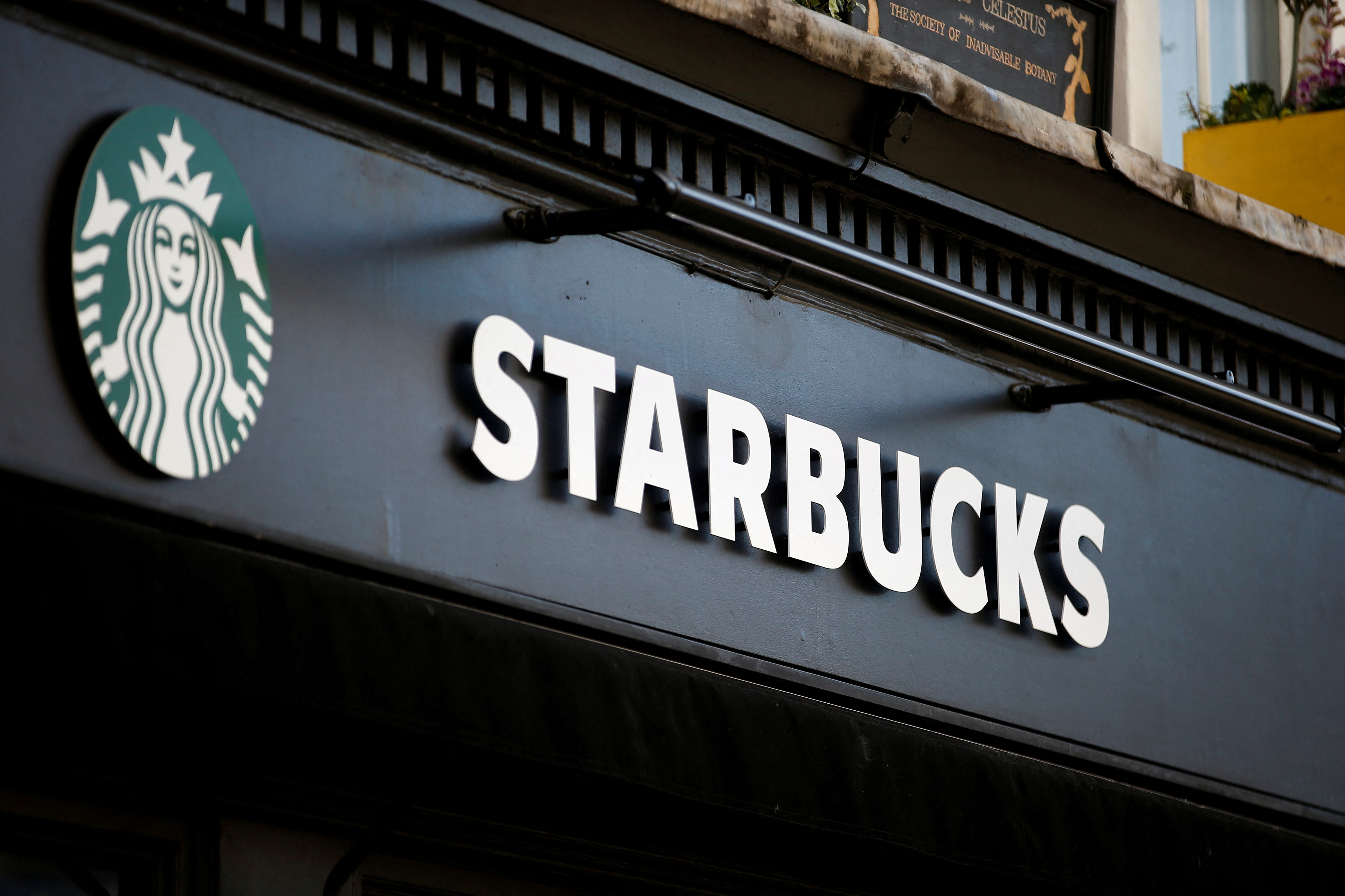 Starbucks adds benefits for non-union U.S. workers ahead of investor day