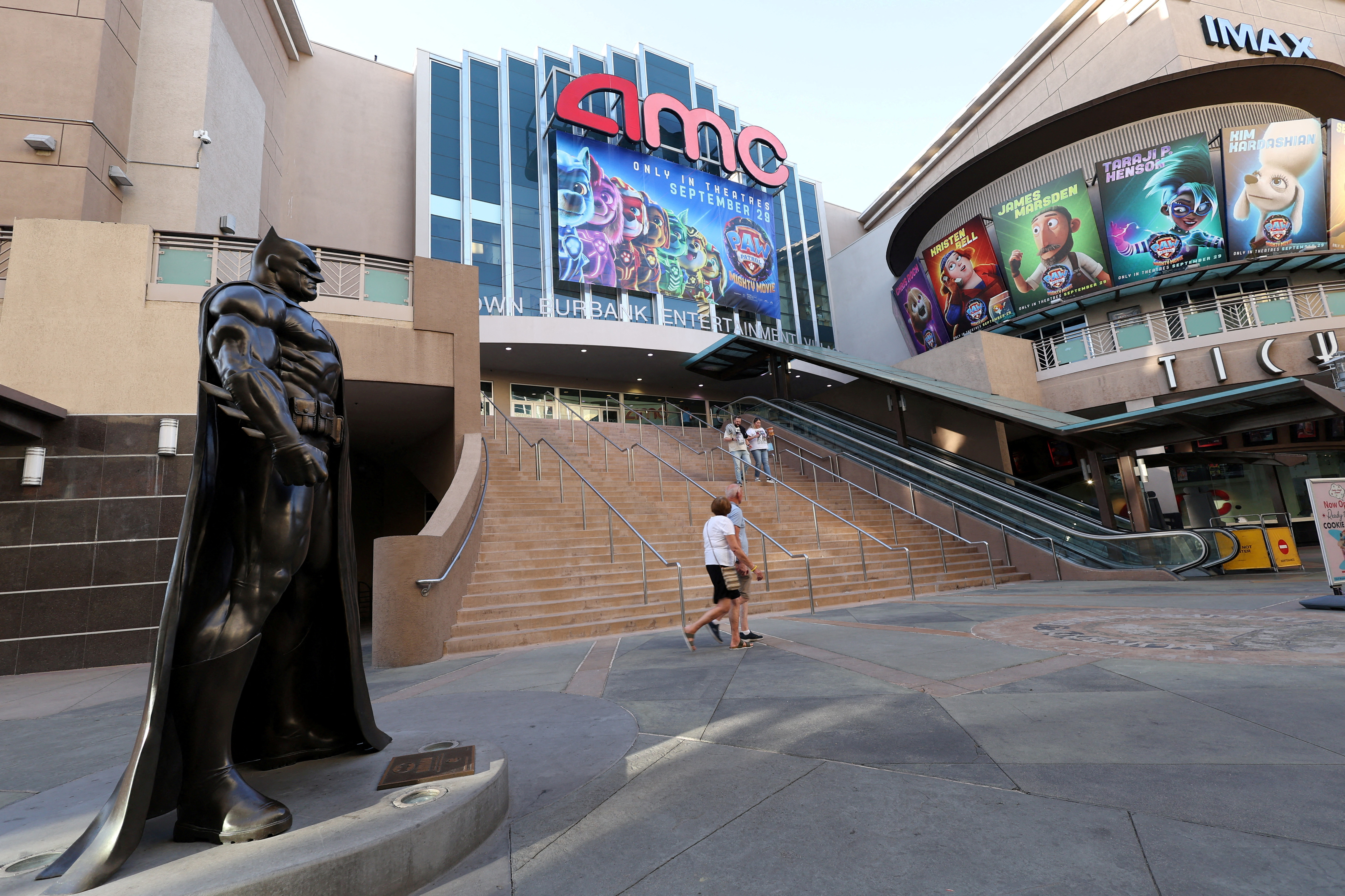 Theater chain AMC forecasts Q2 loss due to fewer big releases | Reuters