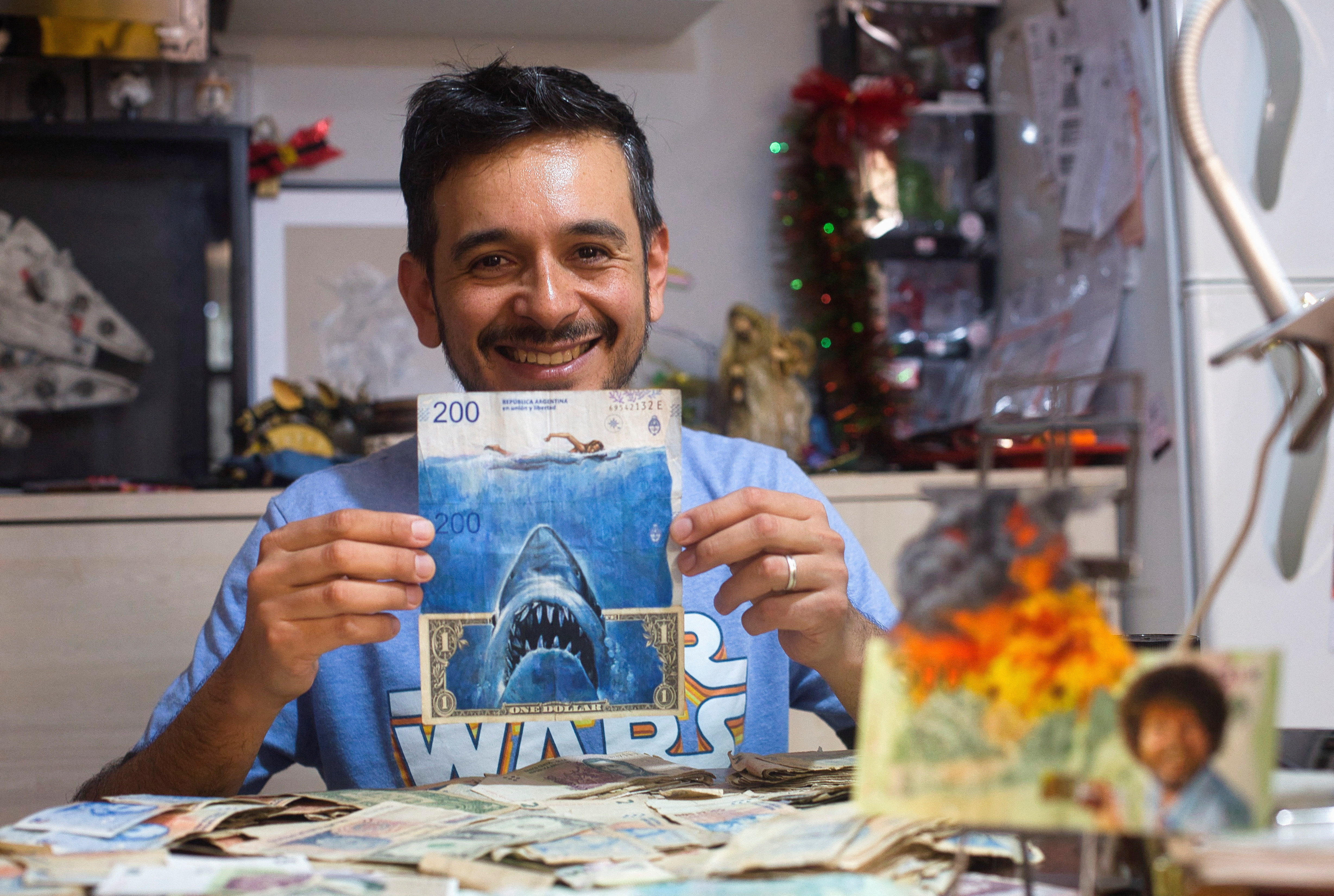 Artist revalues the Argentine peso by transforming it into artwork